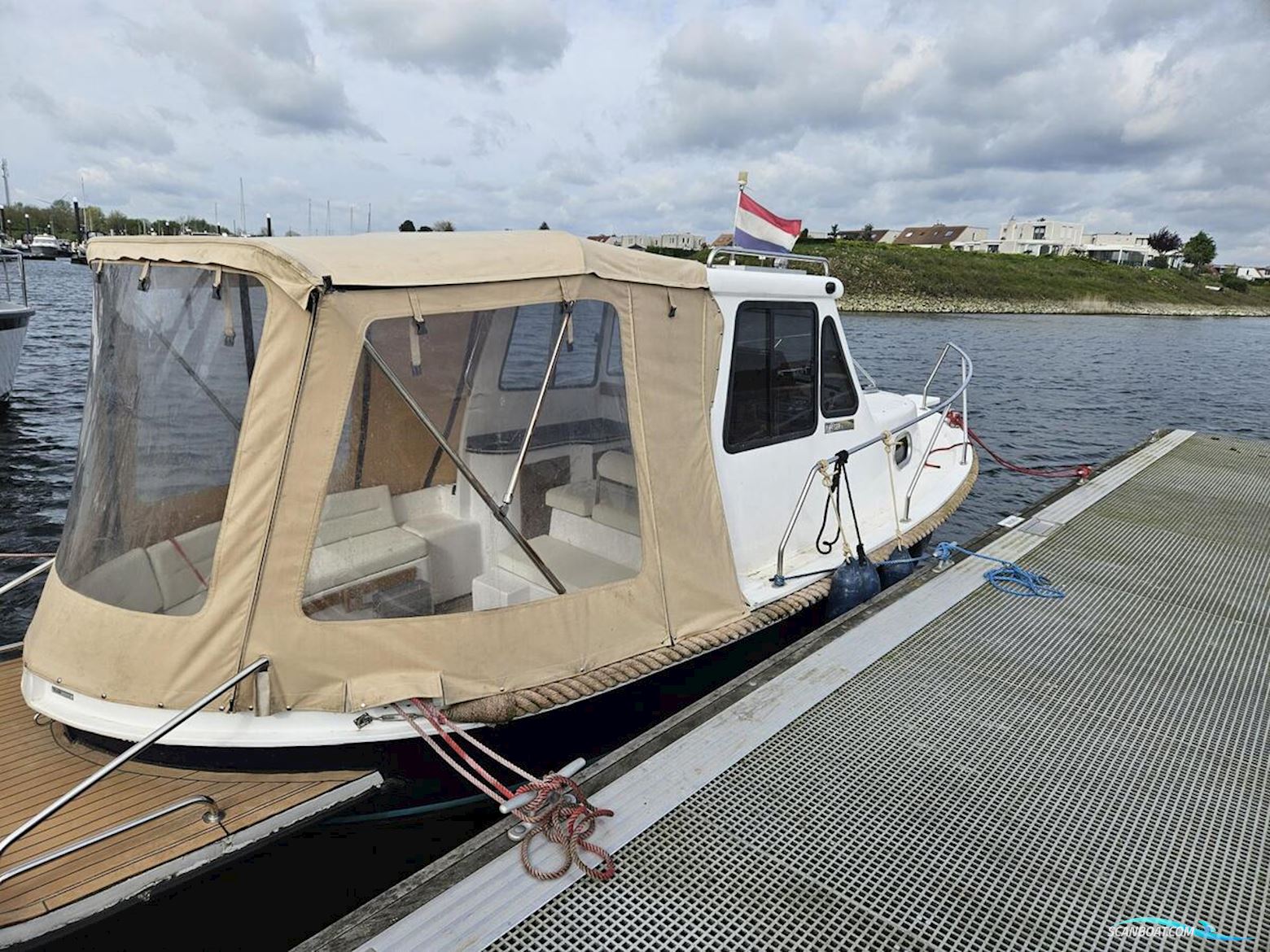Rasker Sloop 700