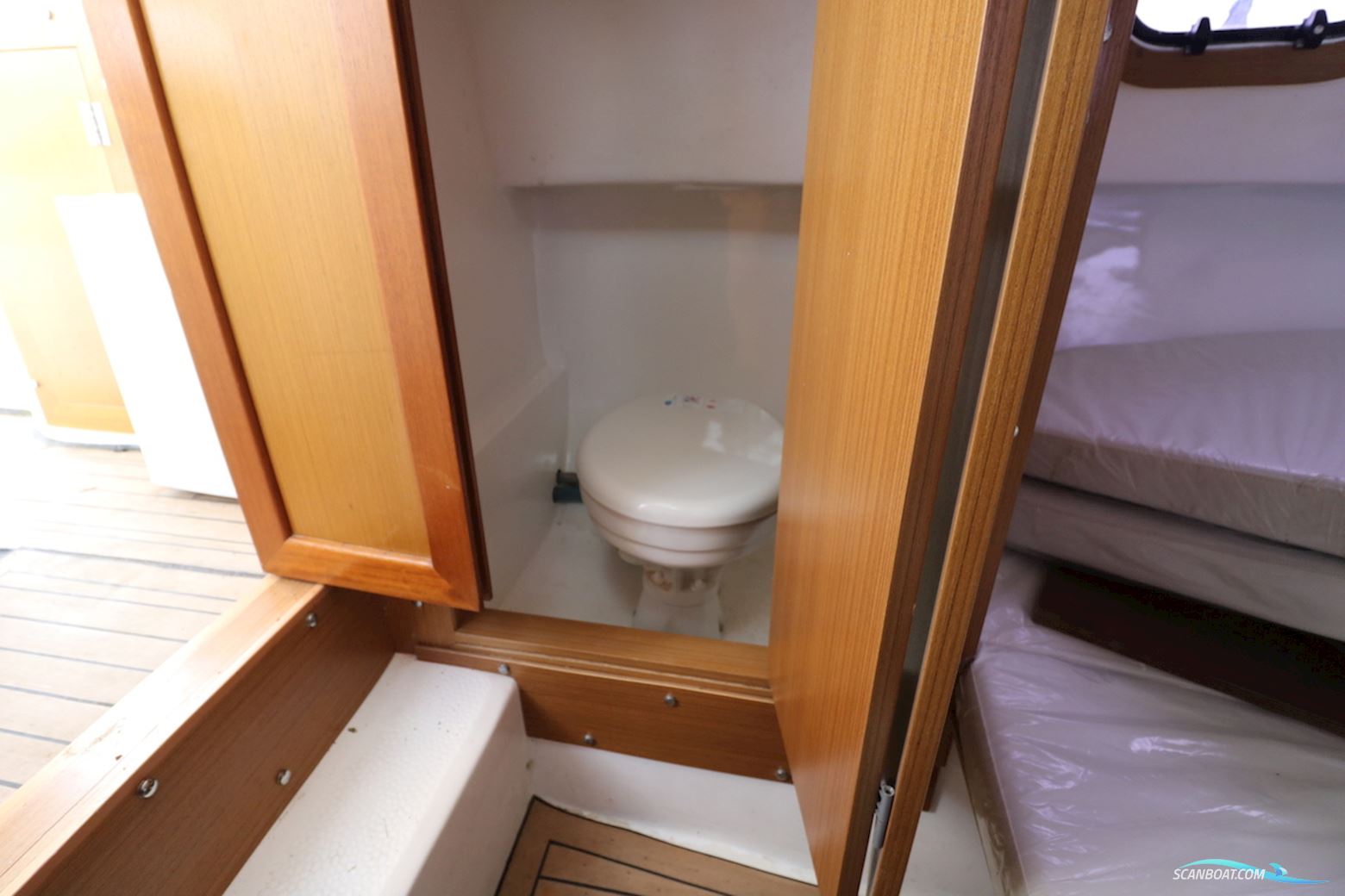 Rasker Sloop 700