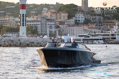 Reborn 38 Bowrider Motorbåt 2024, med Volvo Penta motor, Holland