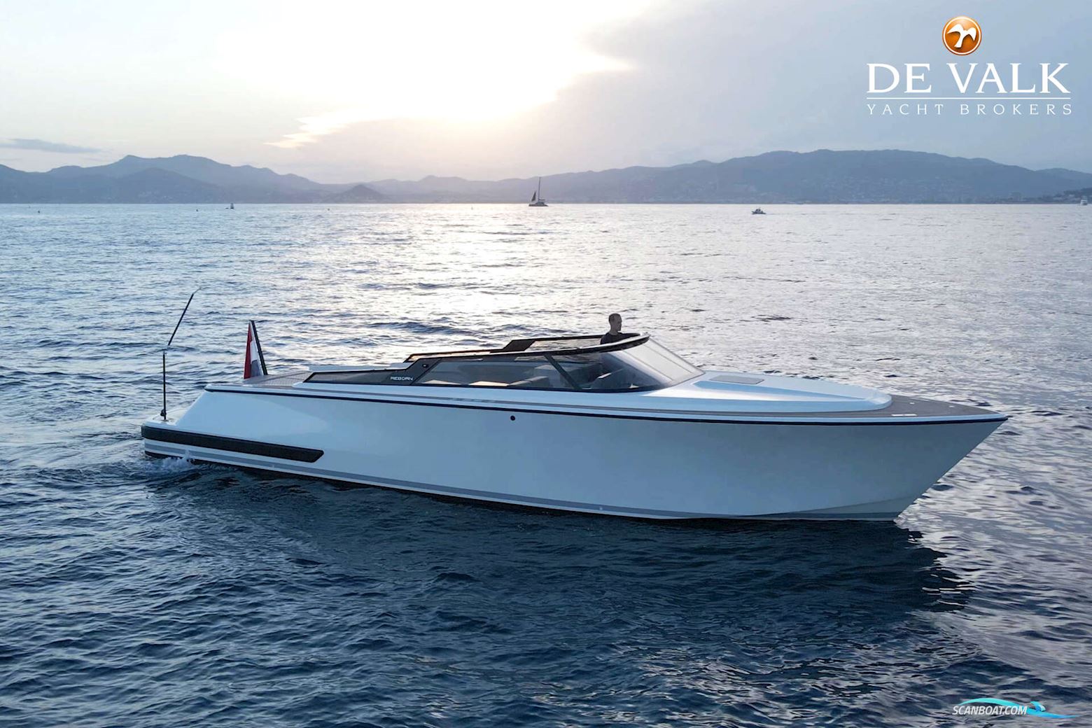 Reborn 40 R Cabin