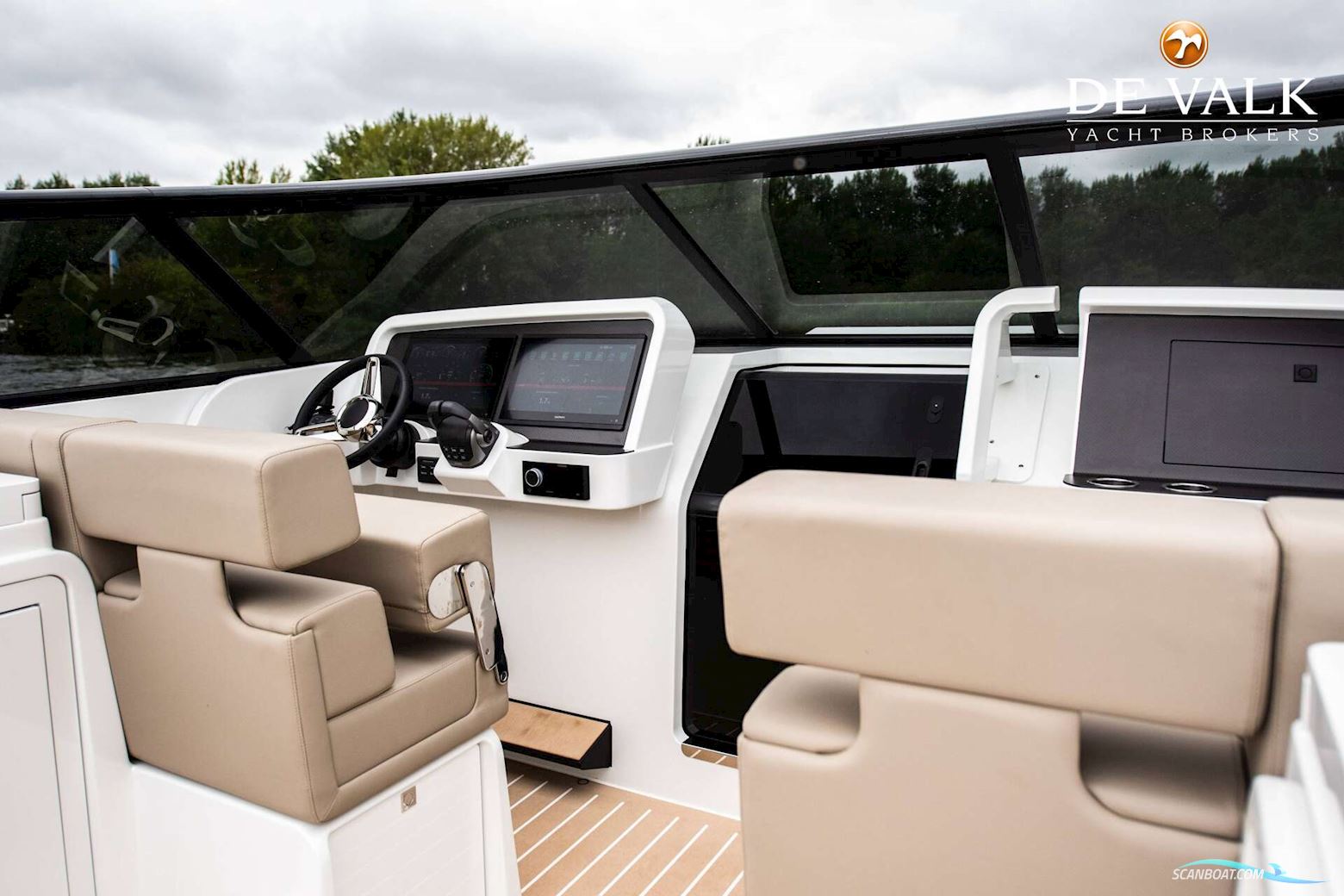 Reborn 40 R Cabin