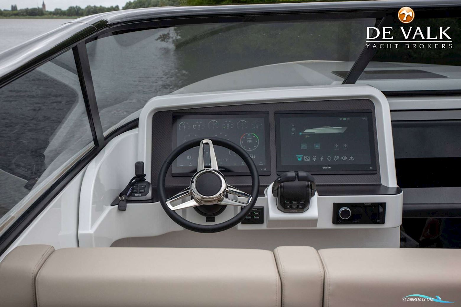 Reborn 40 R Cabin