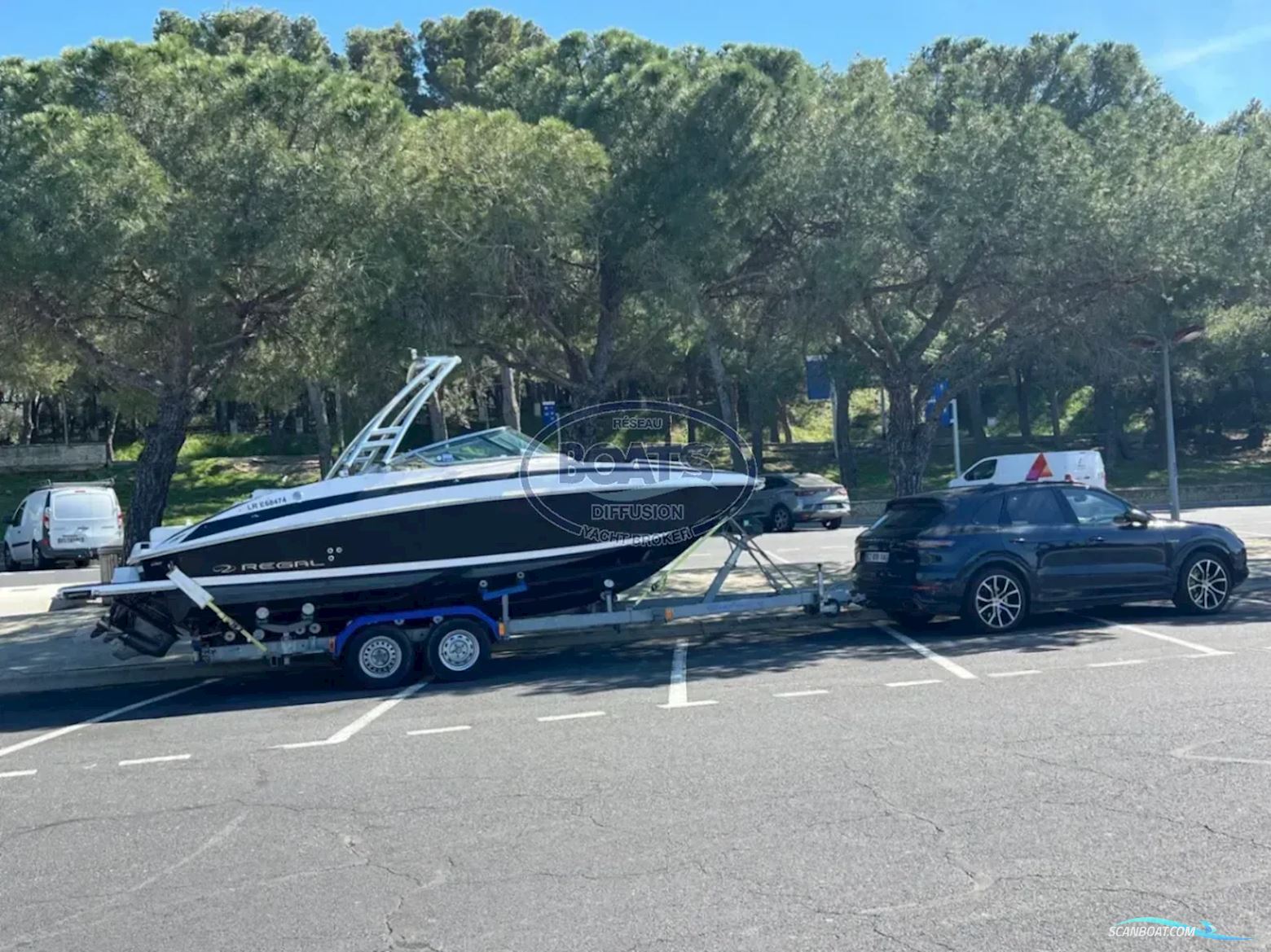 REGAL  24 FastDeck