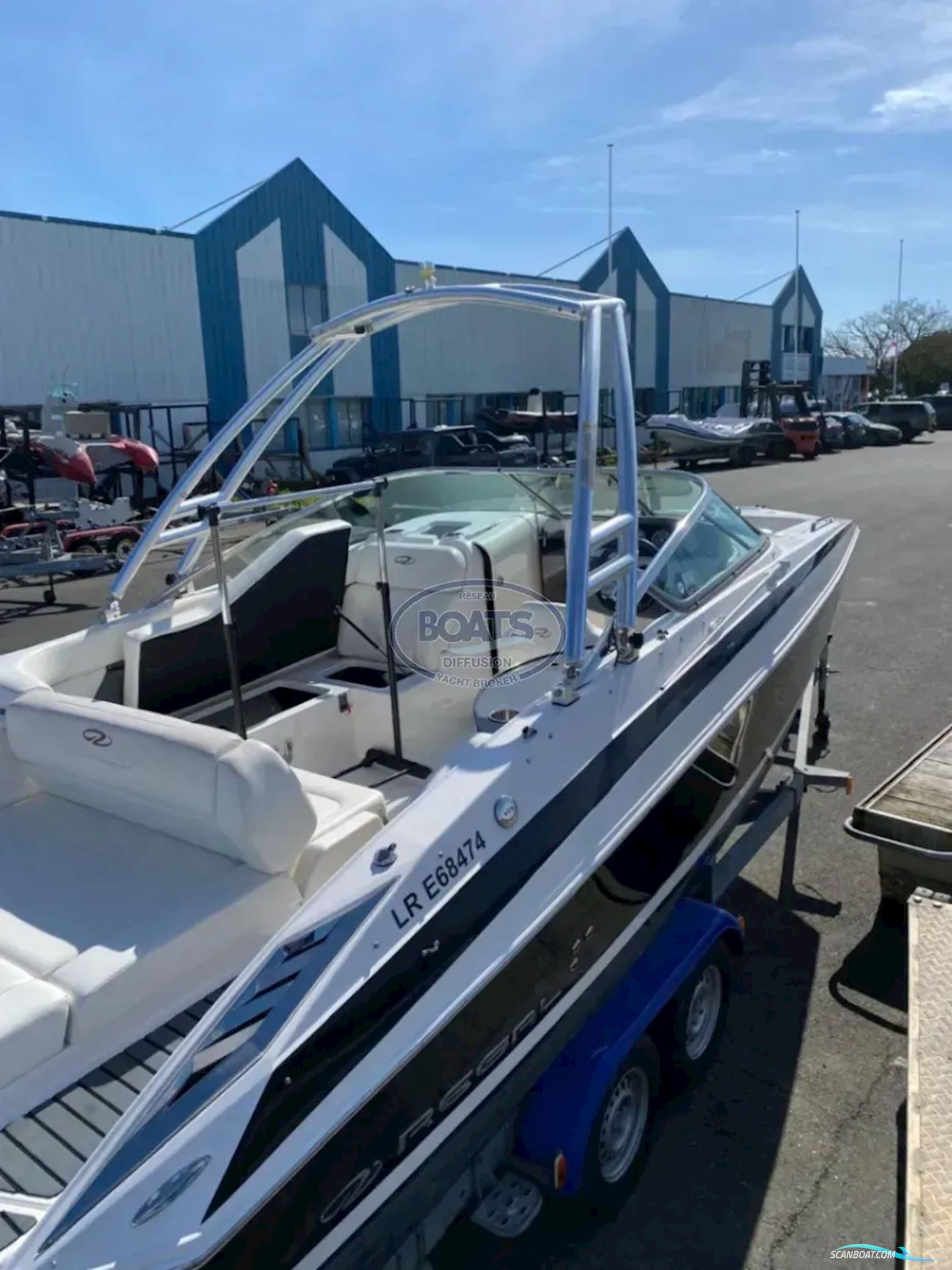 REGAL  24 FastDeck