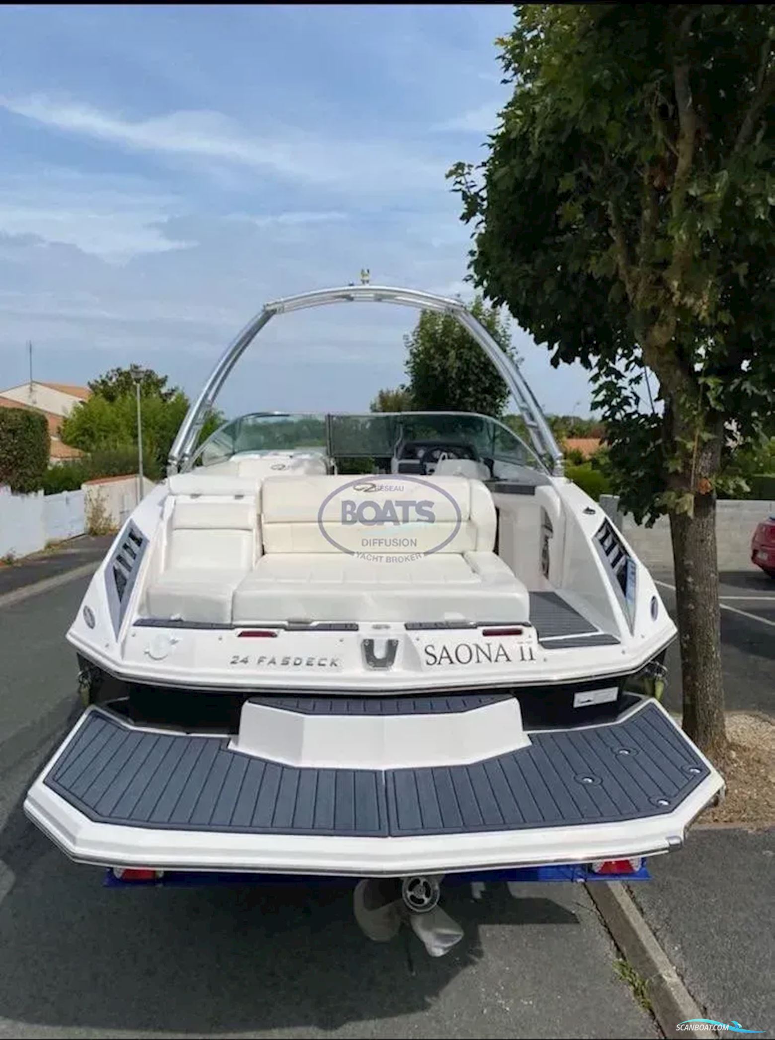 REGAL  24 FastDeck