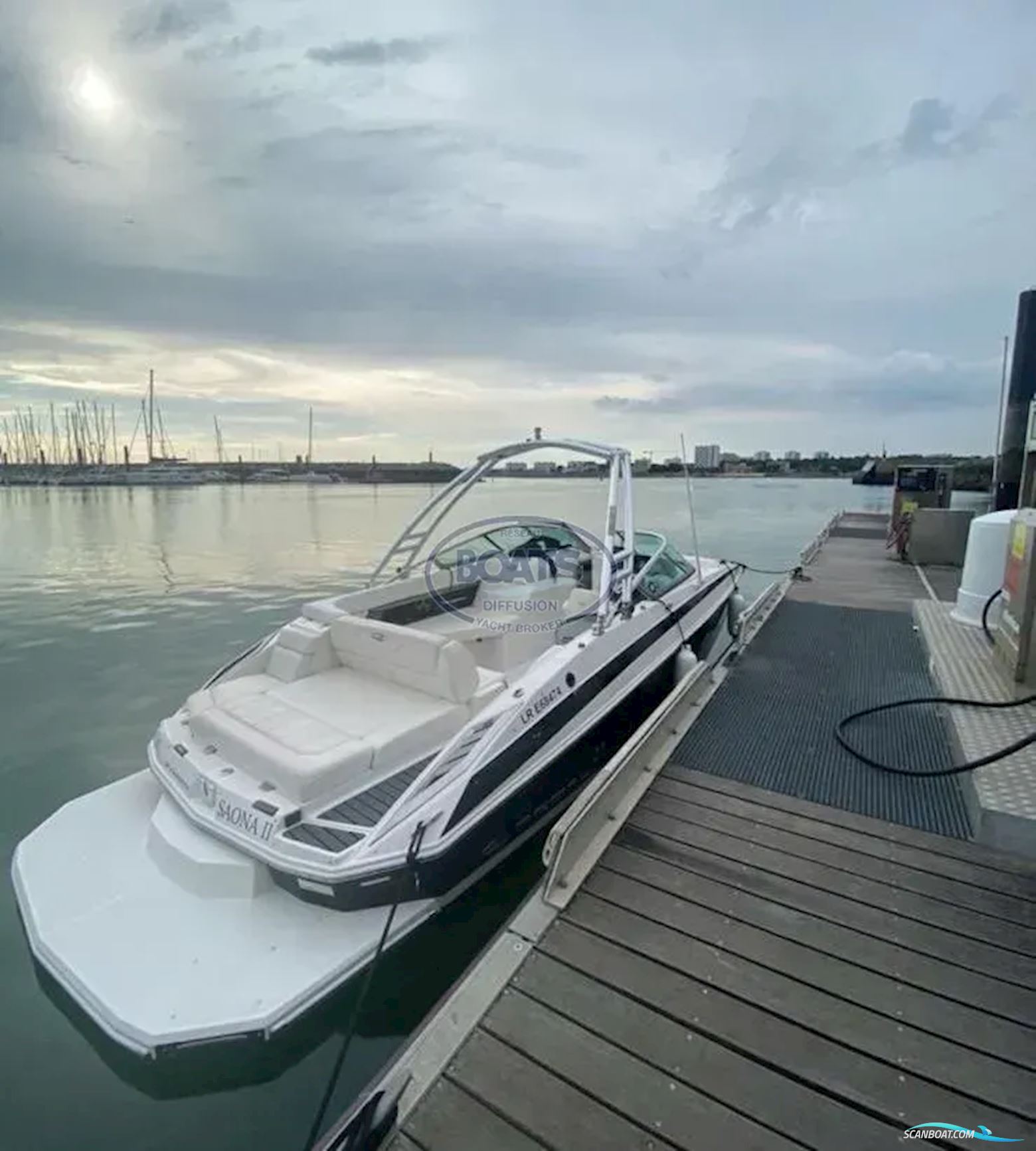 REGAL  24 FastDeck
