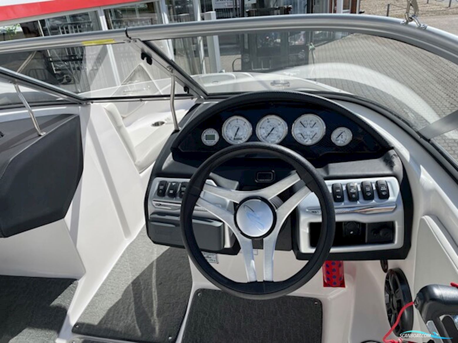 Regal 1900 ES med 200 hk Volvo Penta V6 og Brenderup bådtrailer - SOLGT