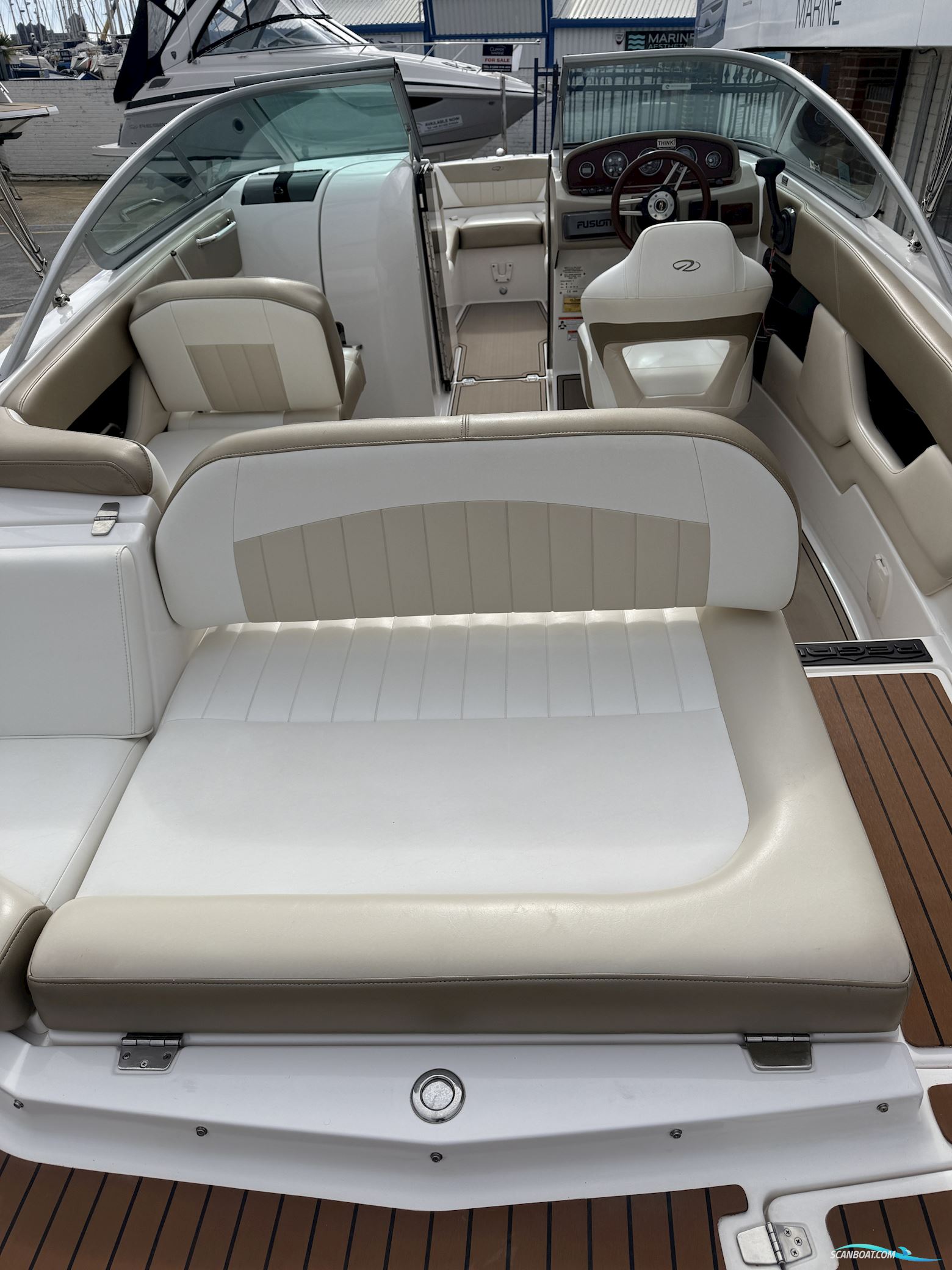 Regal 2220 Fasdeck