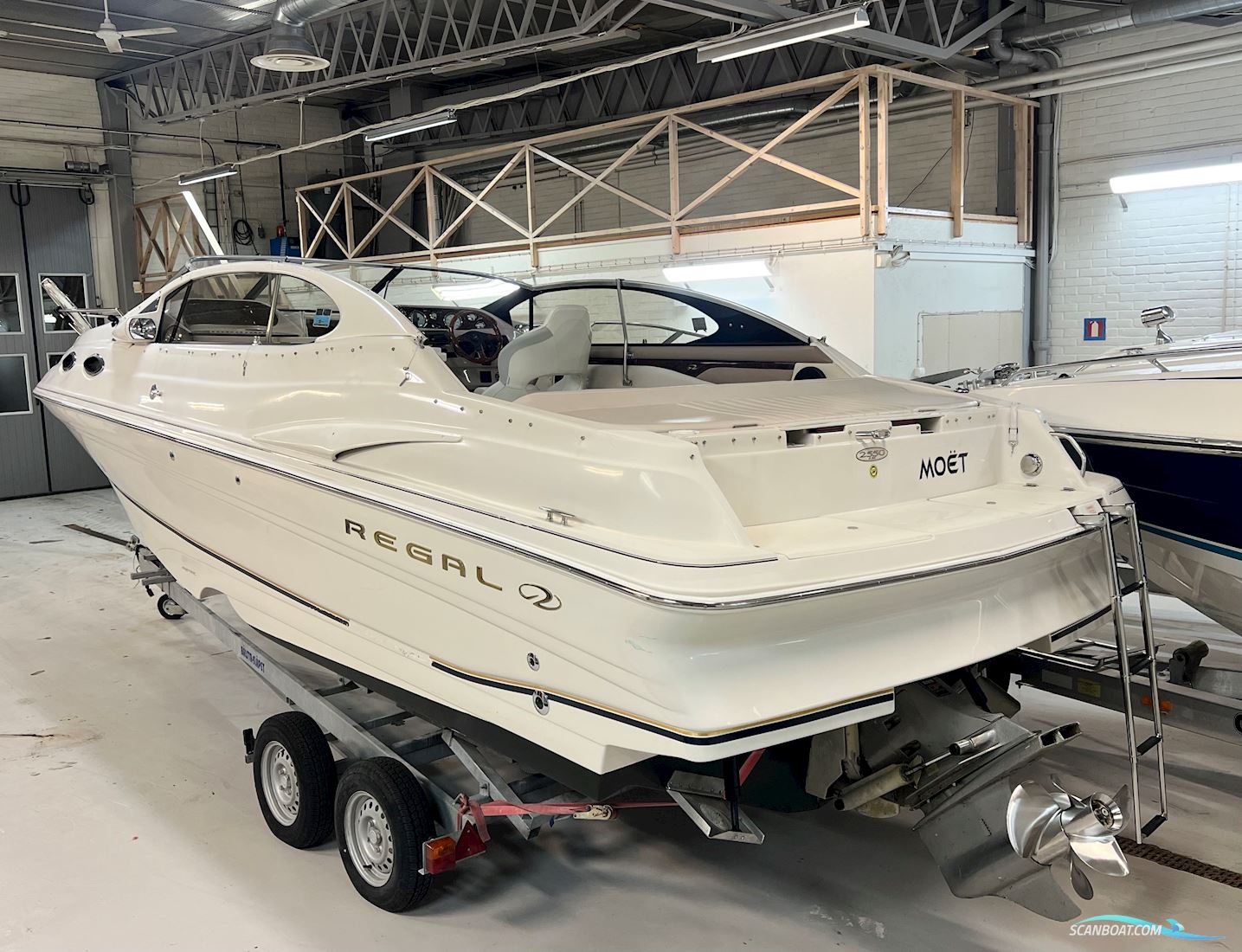 Regal 2550 Lsc