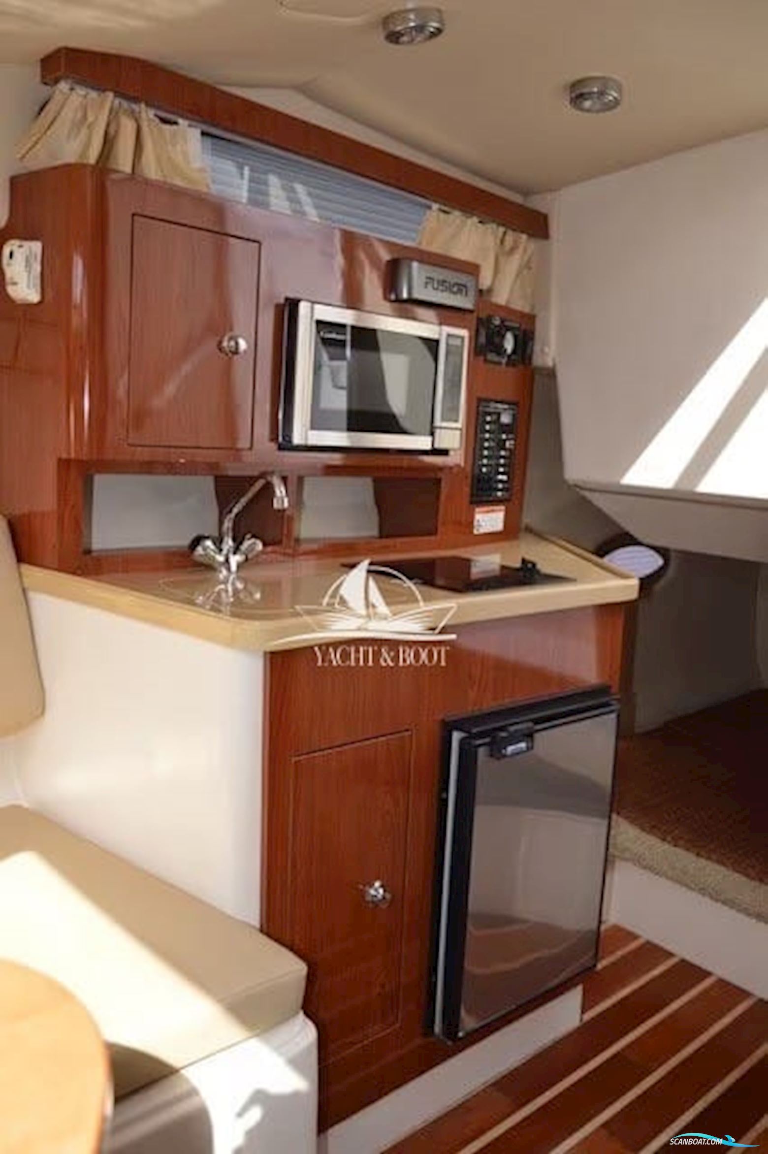 Regal 2565 Window Express