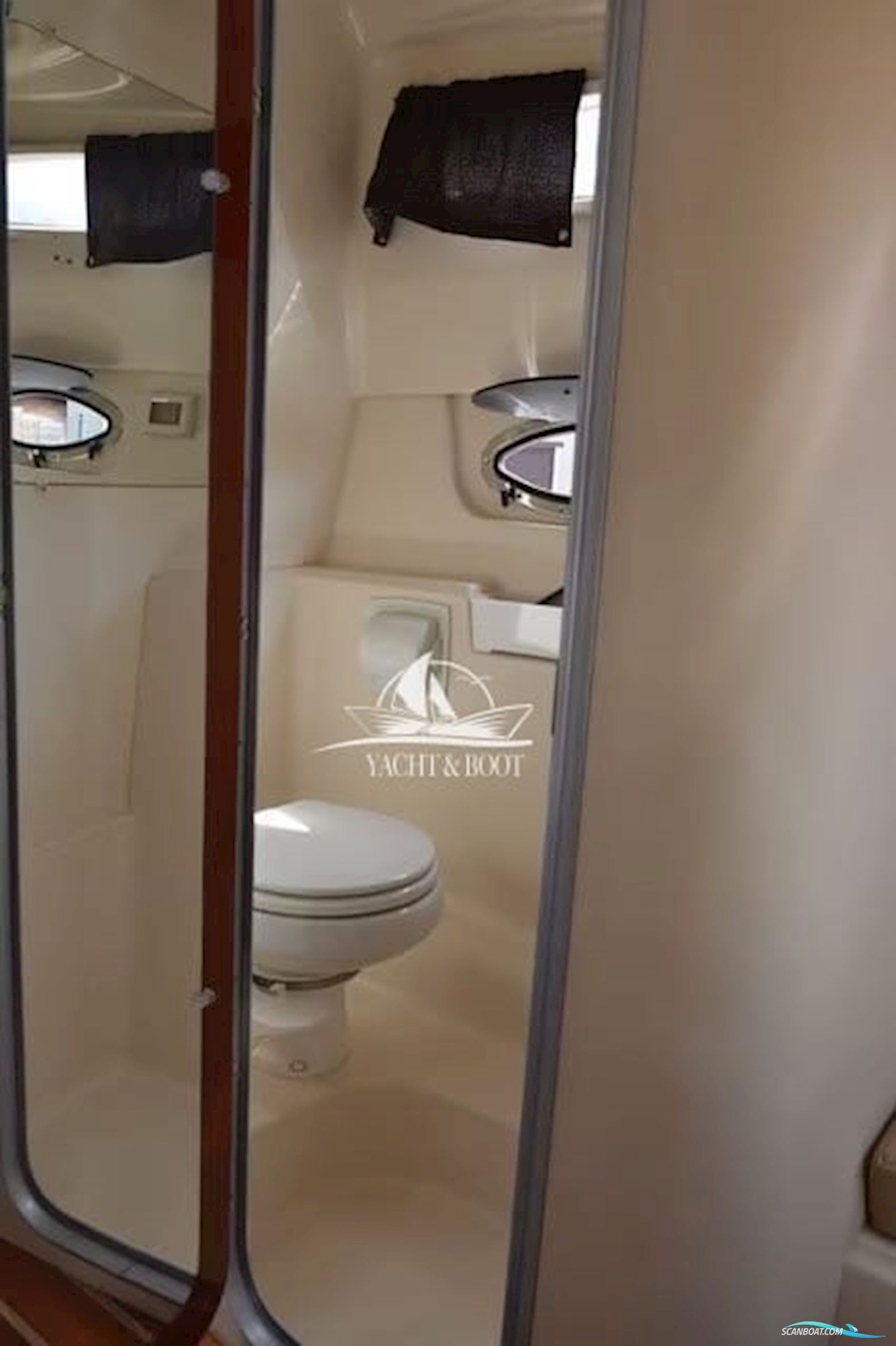 Regal 2565 Window Express