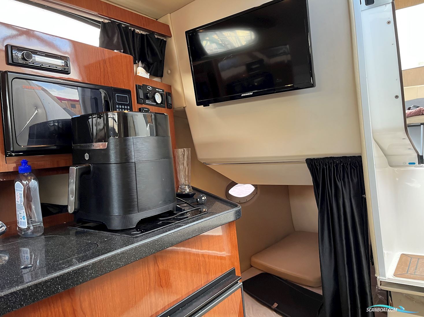 Regal 2565 Window Express