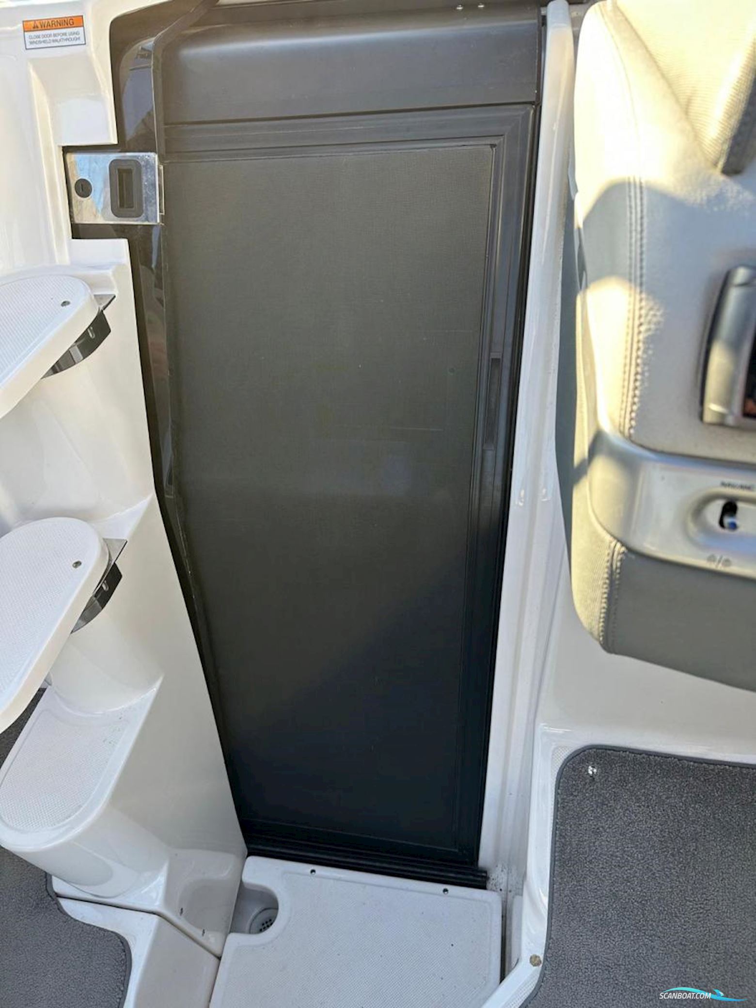 Regal 2750 Cuddy Cabin