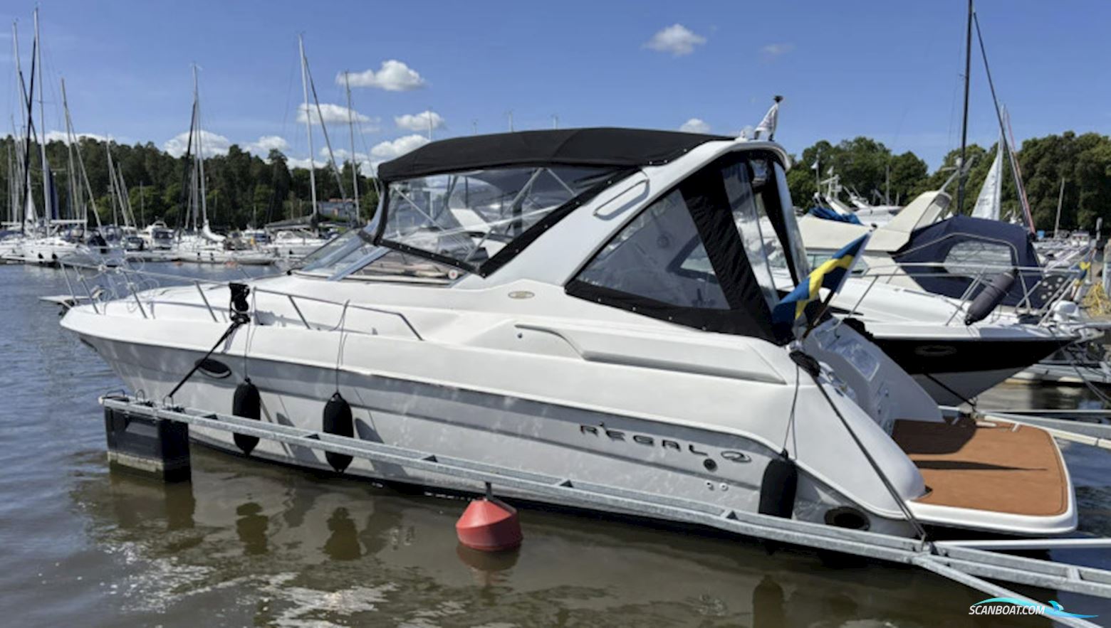 Regal 3260 Commodore