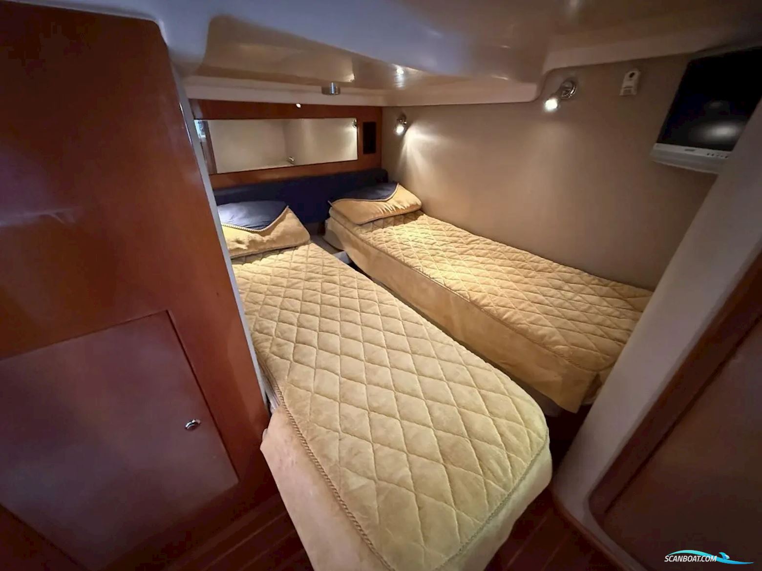 Regal 4460 Commodore