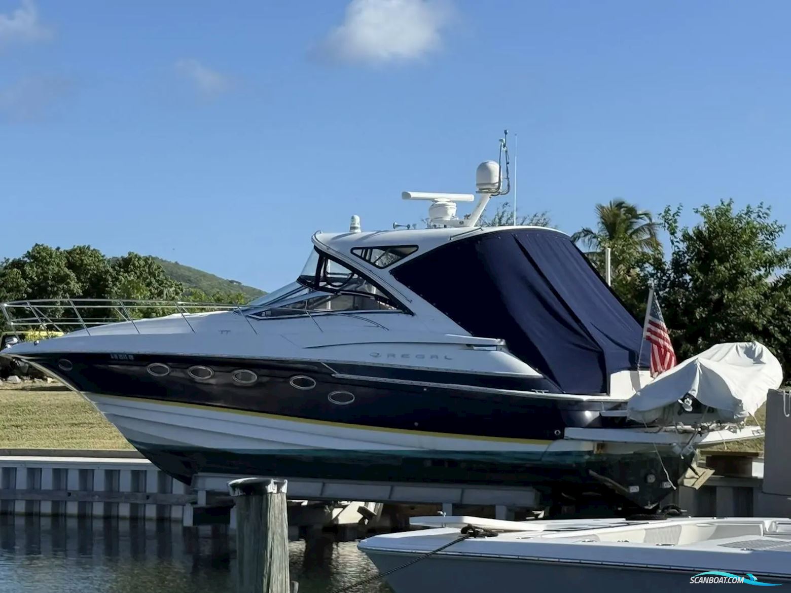 Regal 4460 Commodore