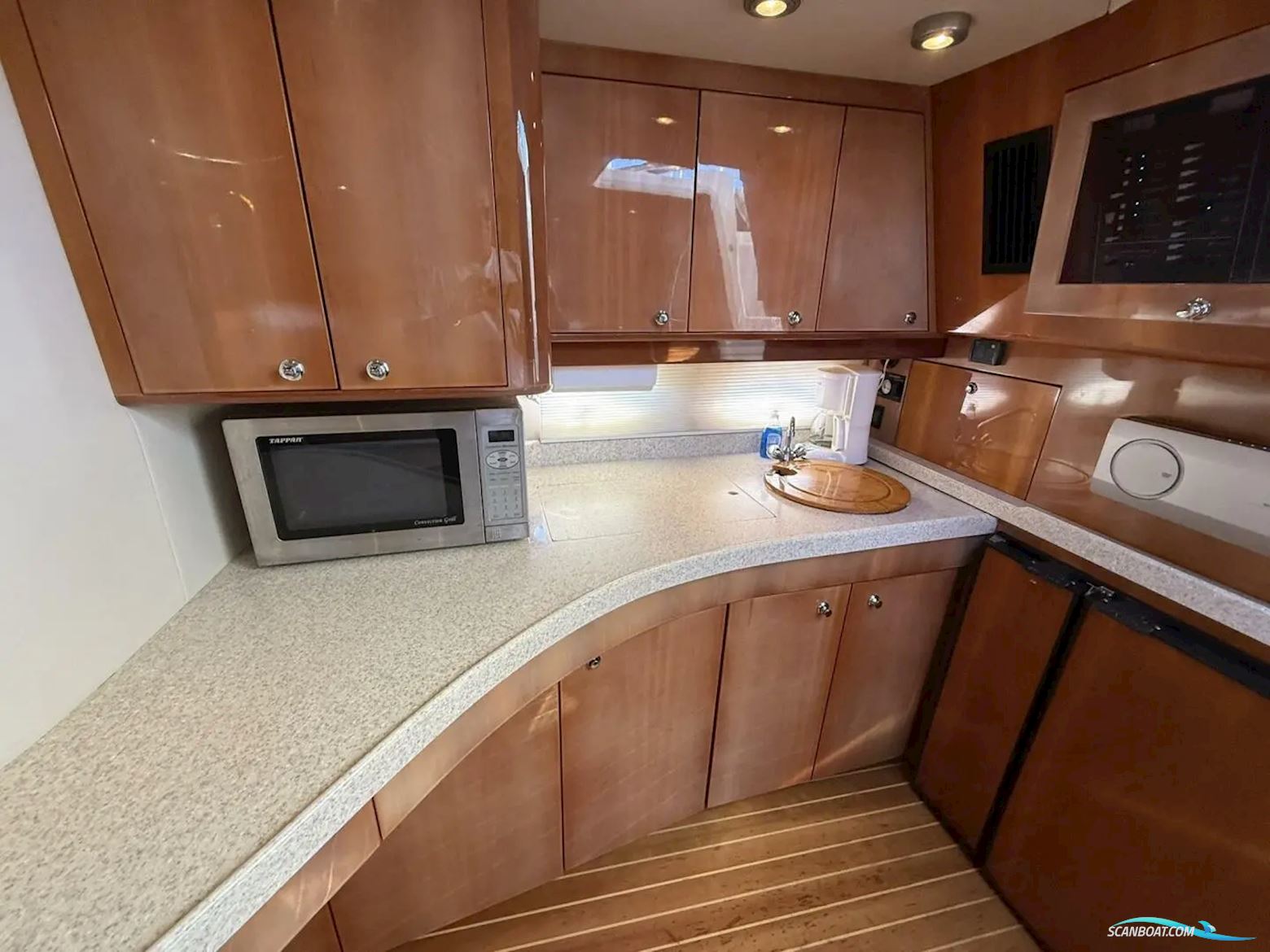 Regal 4460 Commodore