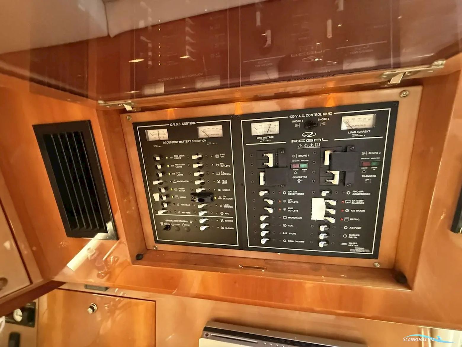 Regal 4460 Commodore