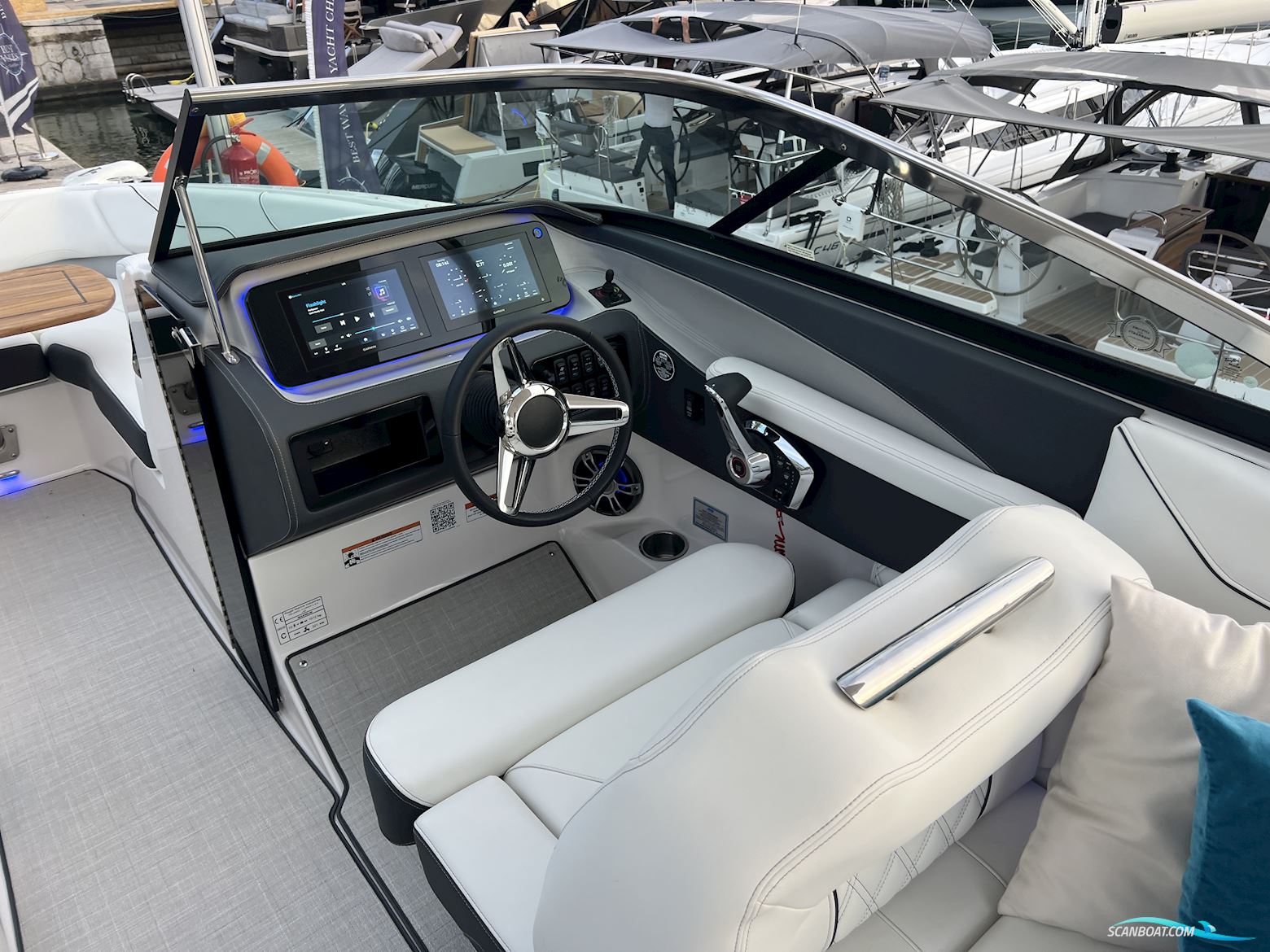 Regal LS6 Bowrider