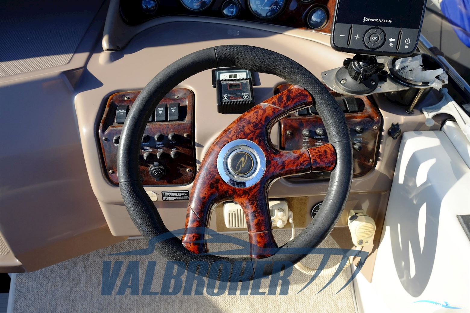 Regal Marine COMMODORE 2665