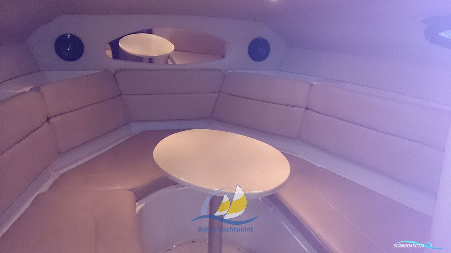 Regal Marine Regal 2665 Commodore Express