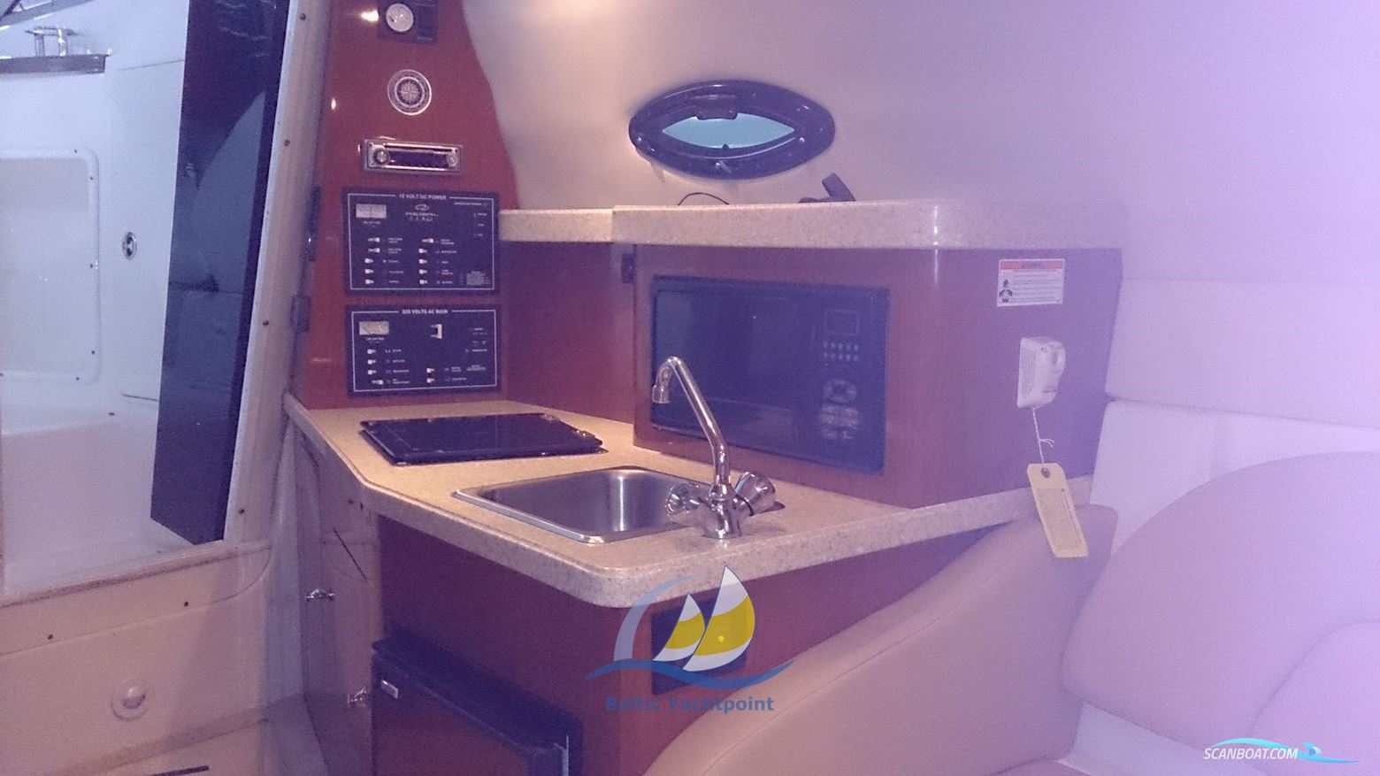 Regal Marine Regal 2665 Commodore Express