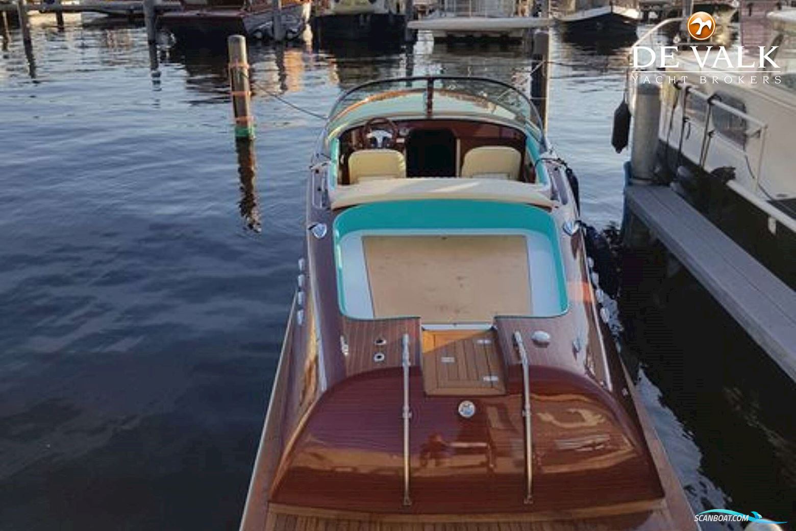 Retro Classic 8.3 Motorbåt 2025, med Selectable motor, Tyskland