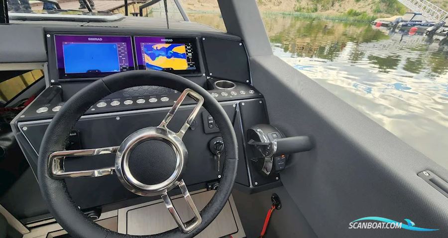 Reval Grade G8 Aluminium Cabin Boat