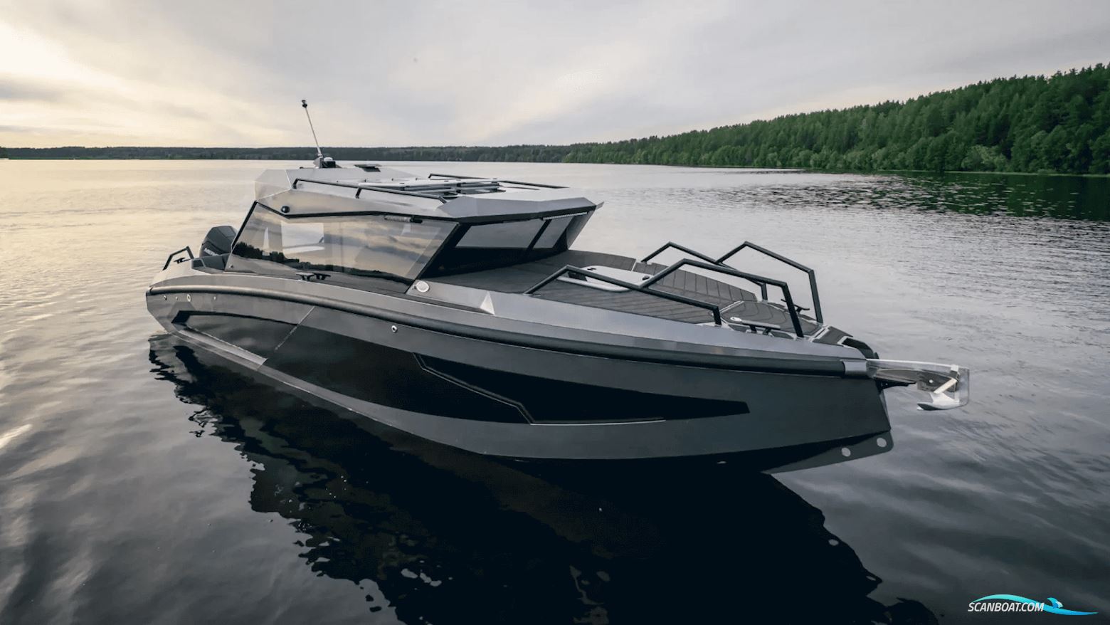 Reval Grade G8 Aluminium Cabin Boat