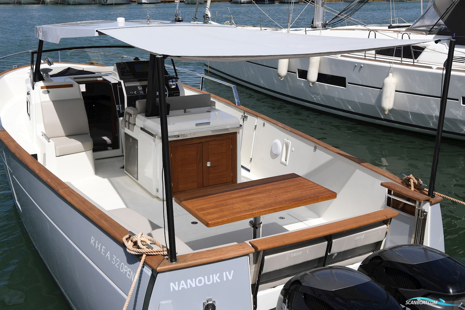 Rhéa 32 Open
