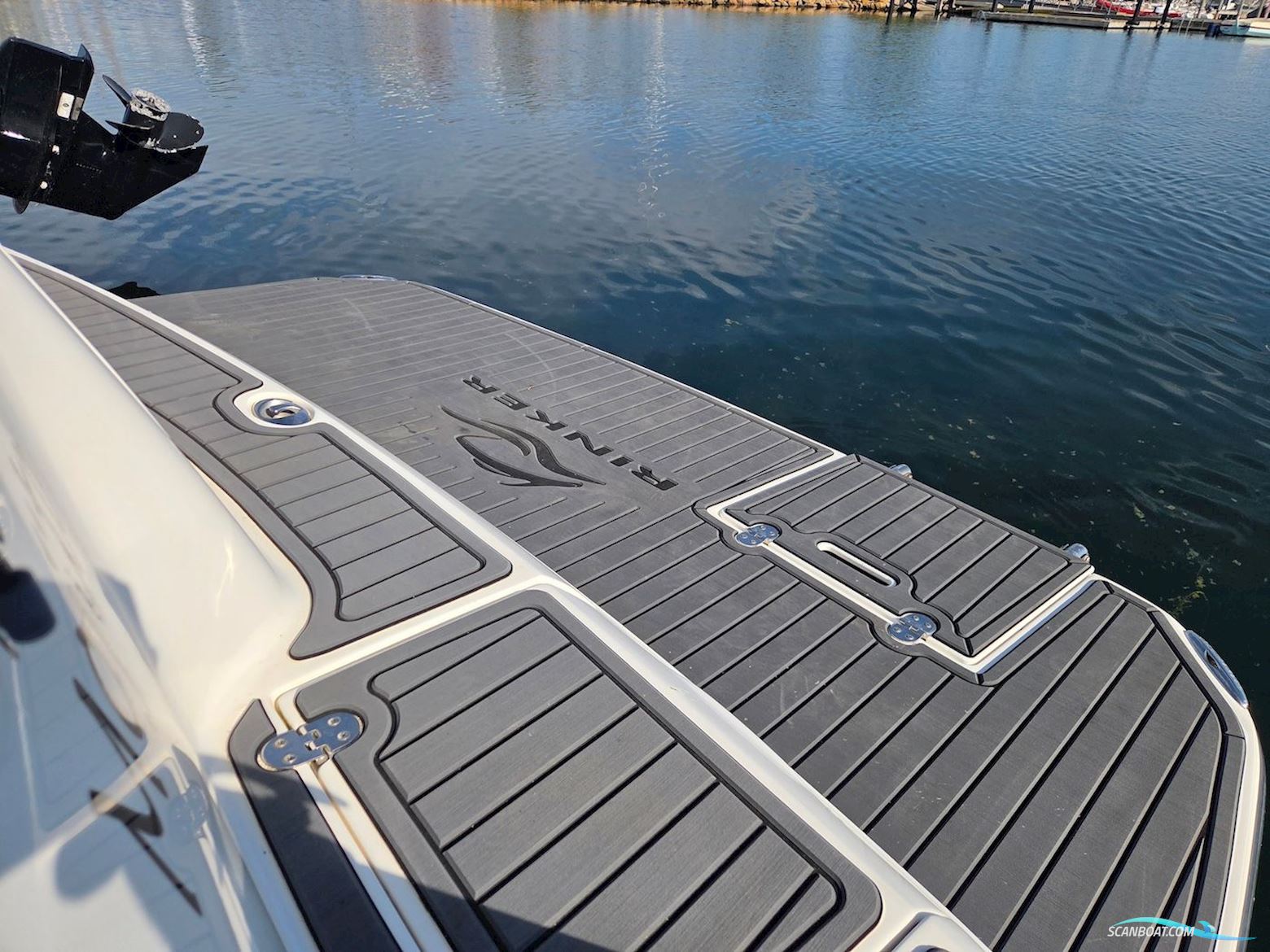 Rinker 230 Atlantic