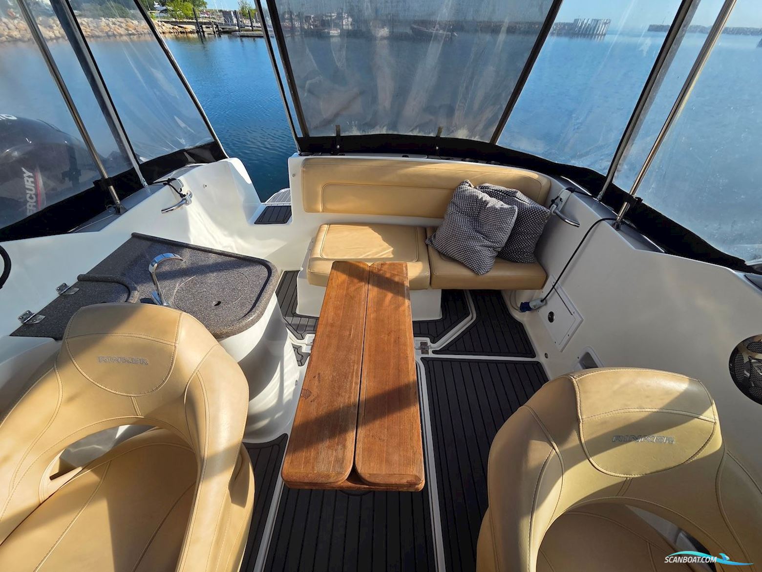 Rinker 230 Atlantic