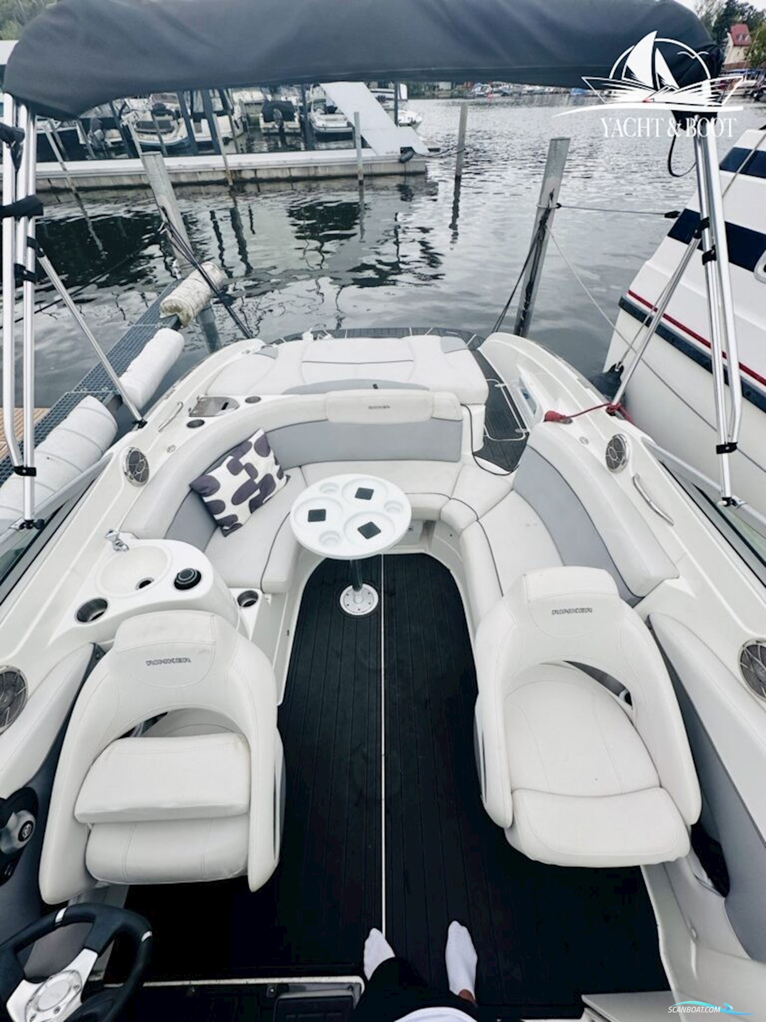 Rinker 246 Captiva