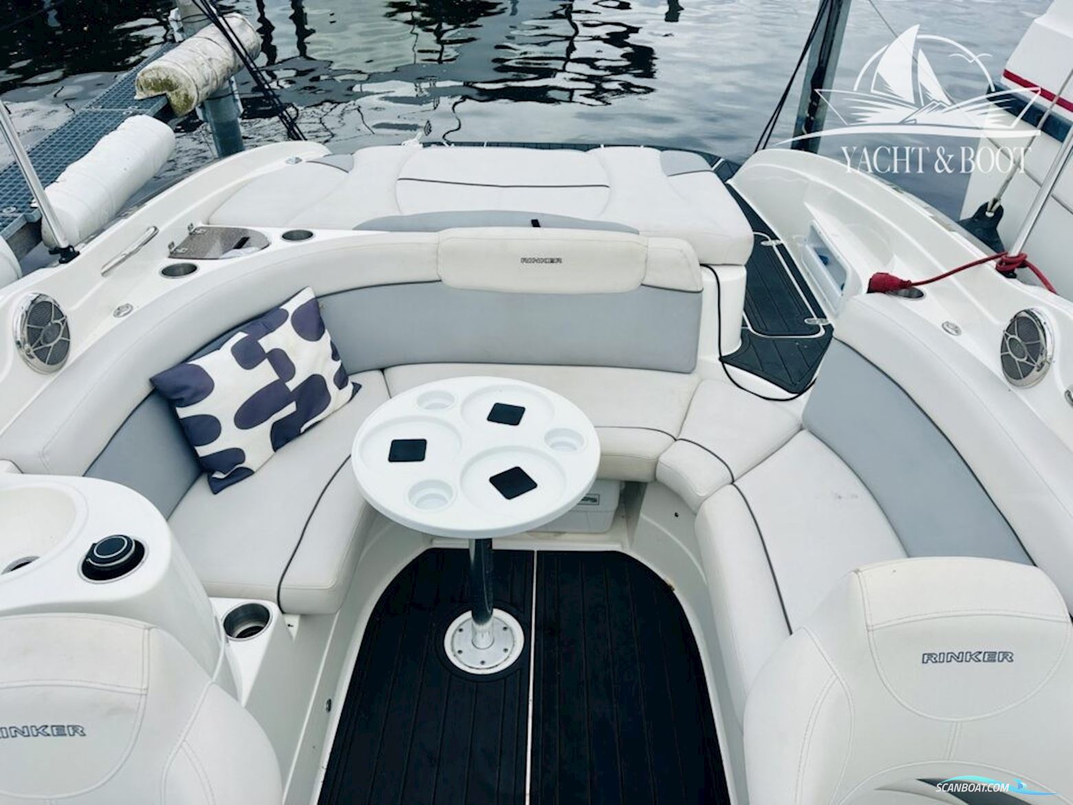 Rinker 246 Captiva