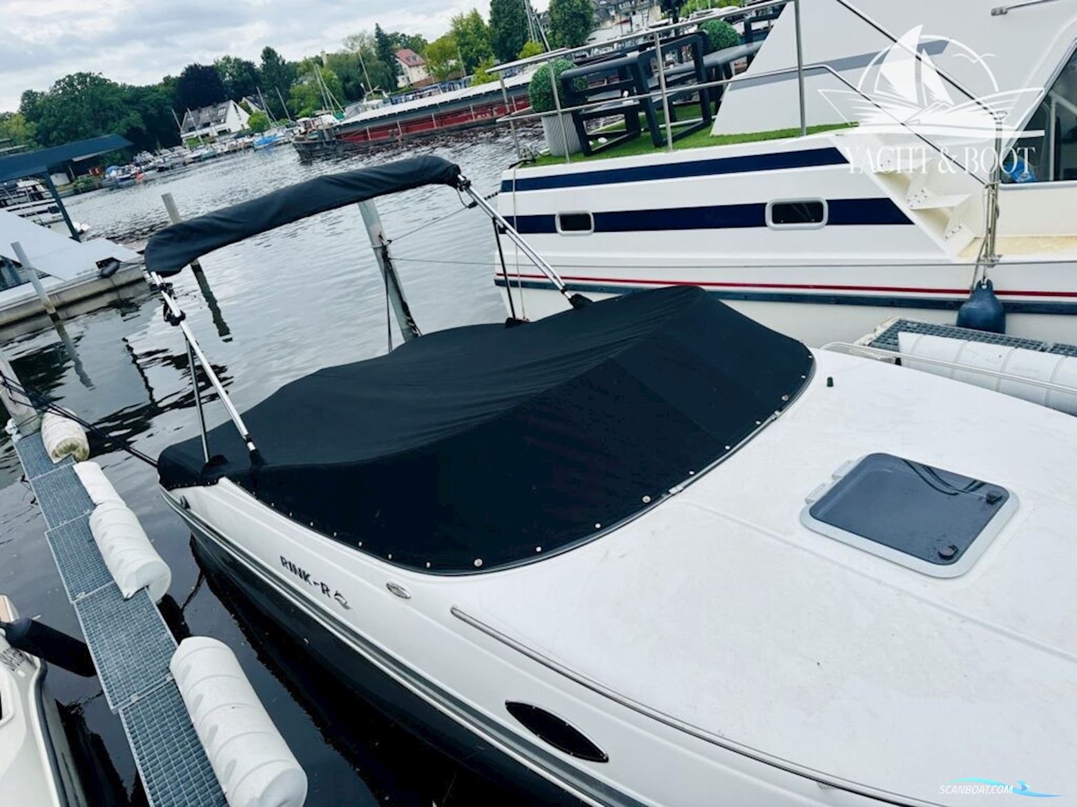 Rinker 246 Captiva