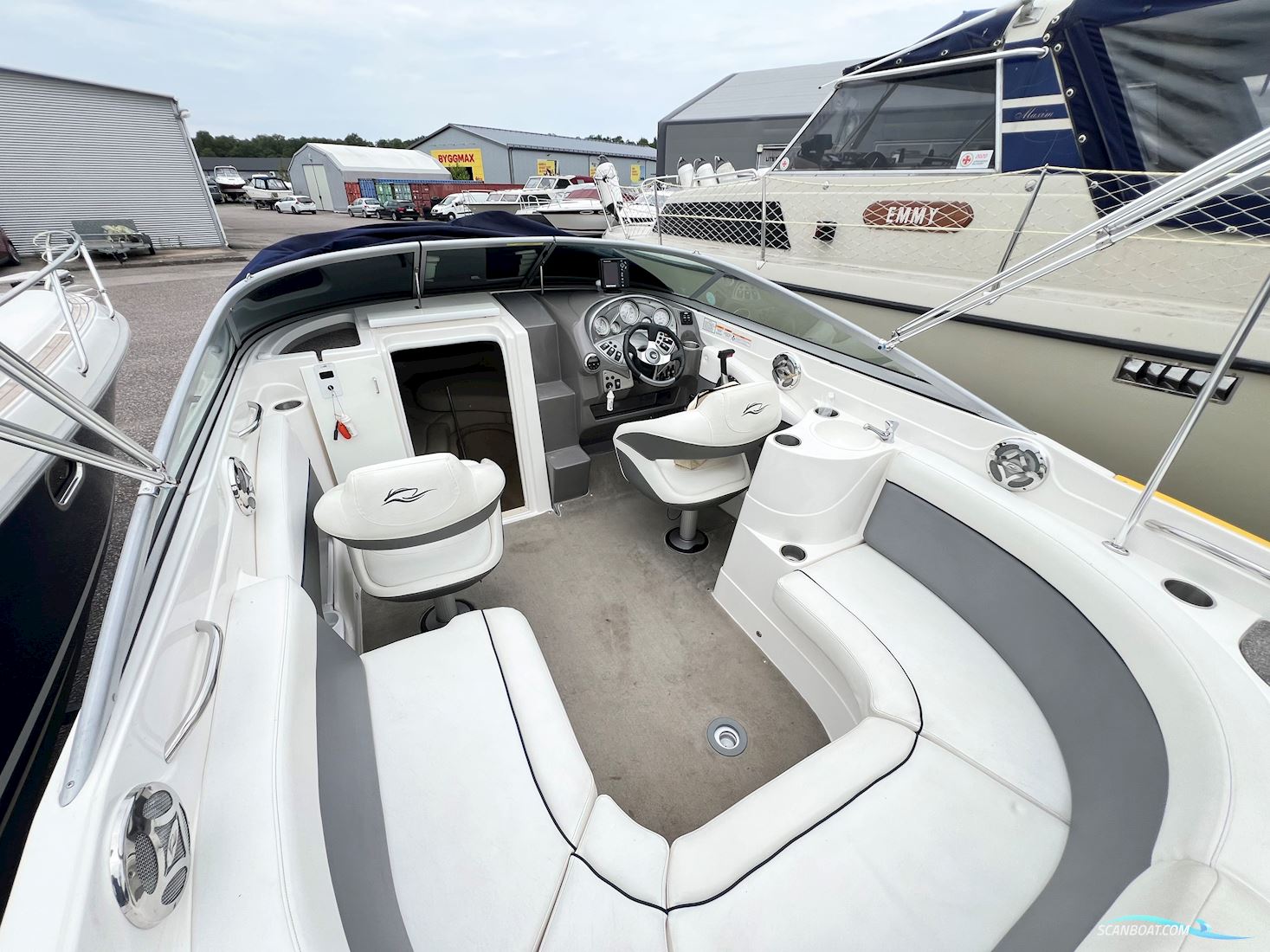 Rinker 246 Captiva
