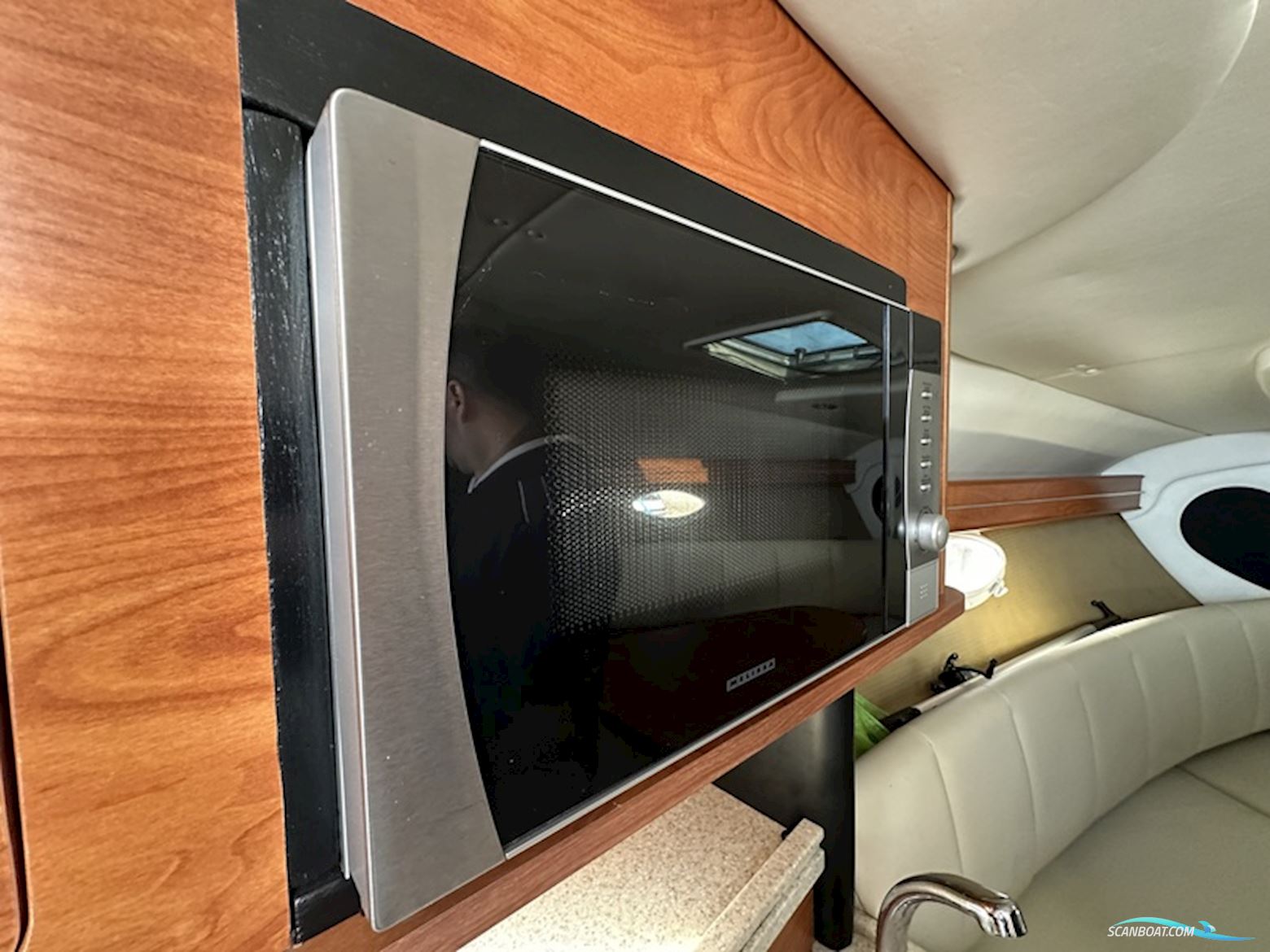 Rinker 260 express cruiser