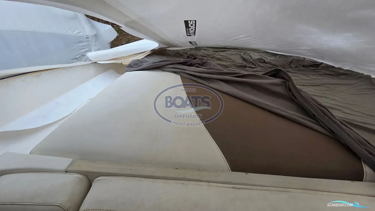 Rinker 262 Captiva Cuddy