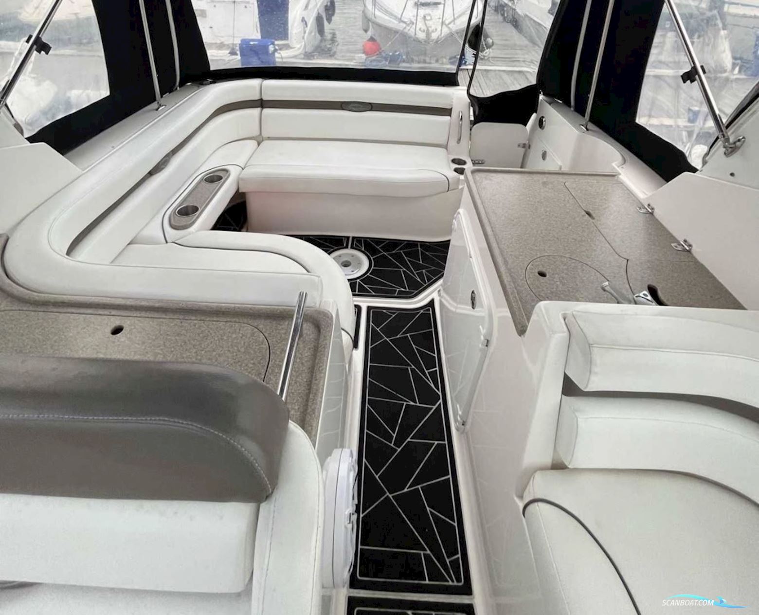 Rinker 280 Cabin Cruiser