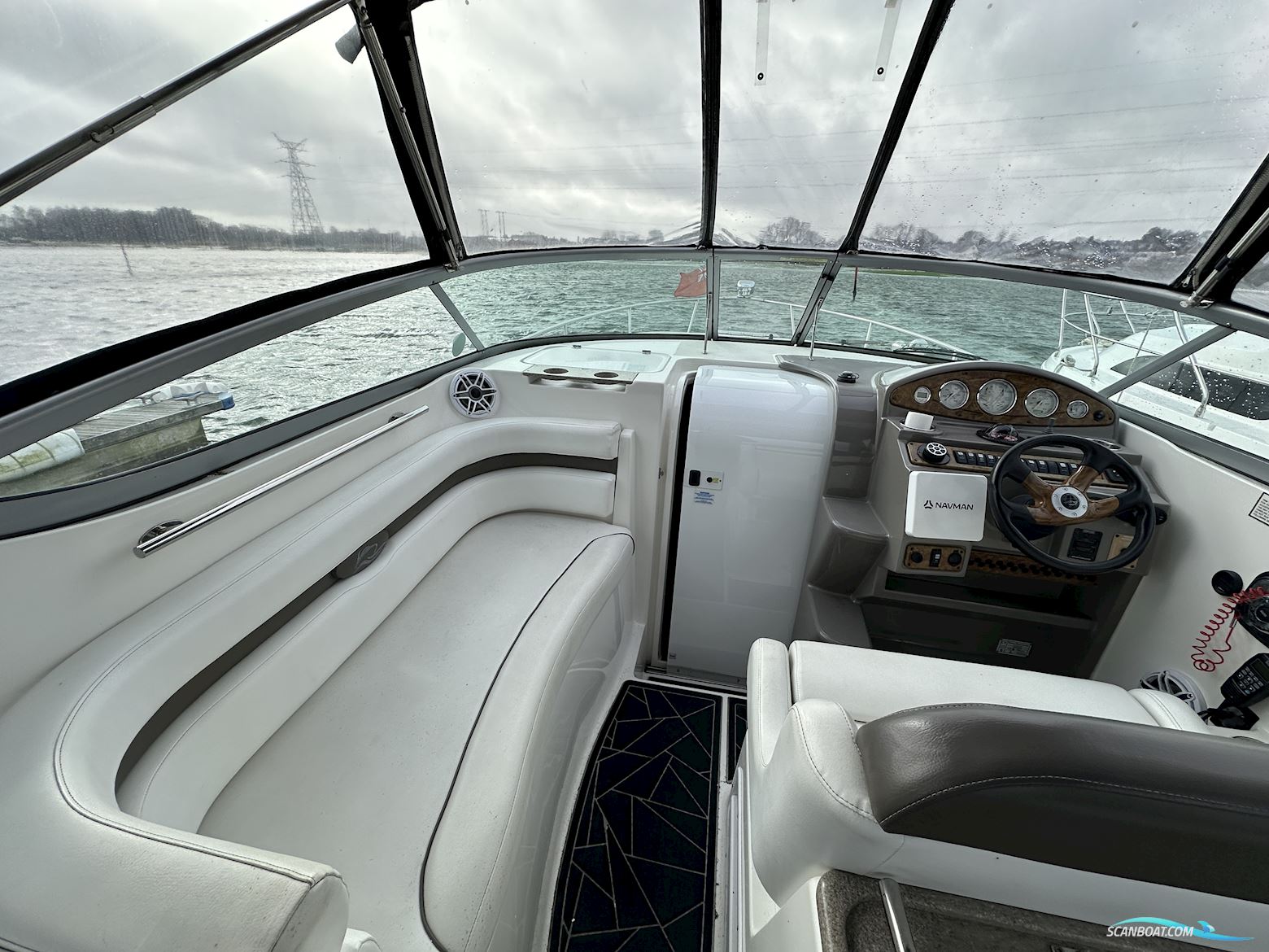 Rinker 280 Cabin Cruiser