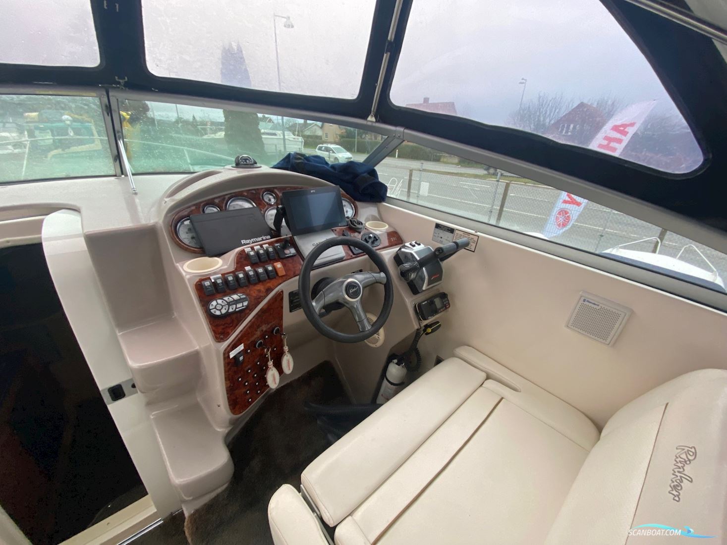 Rinker 290 Fiesta Wee