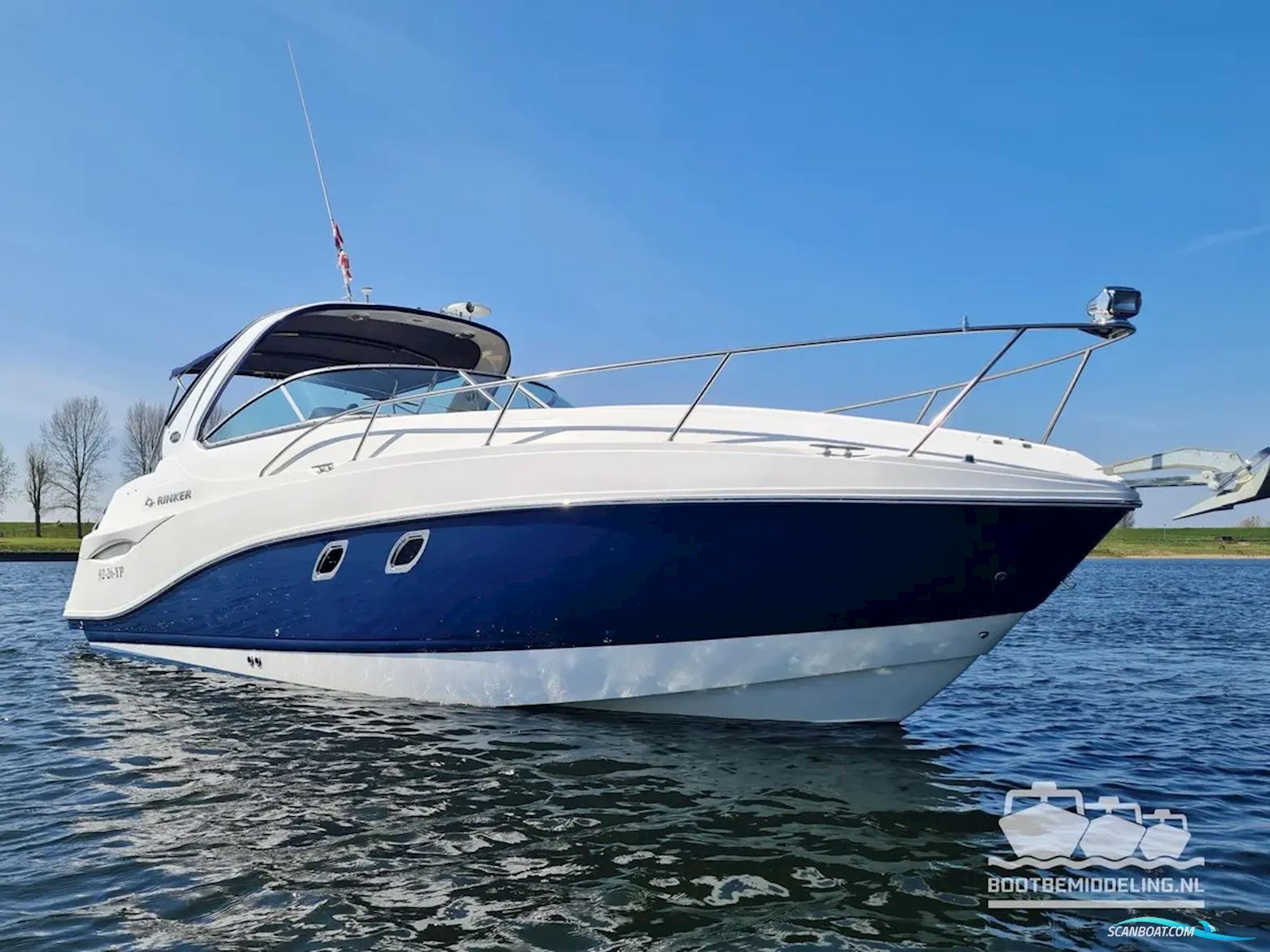 Rinker 310 Express Cruiser Motorbåt 2012, med Mercruiser motor, Holland