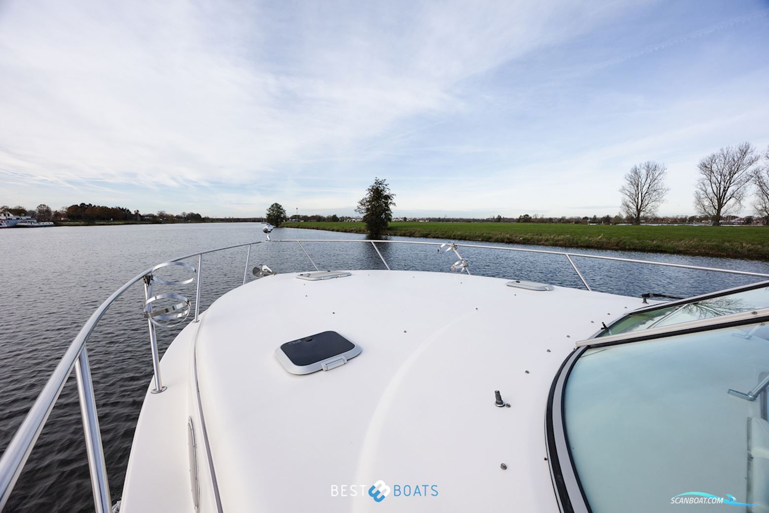 Rinker 342 Fiesta Vee