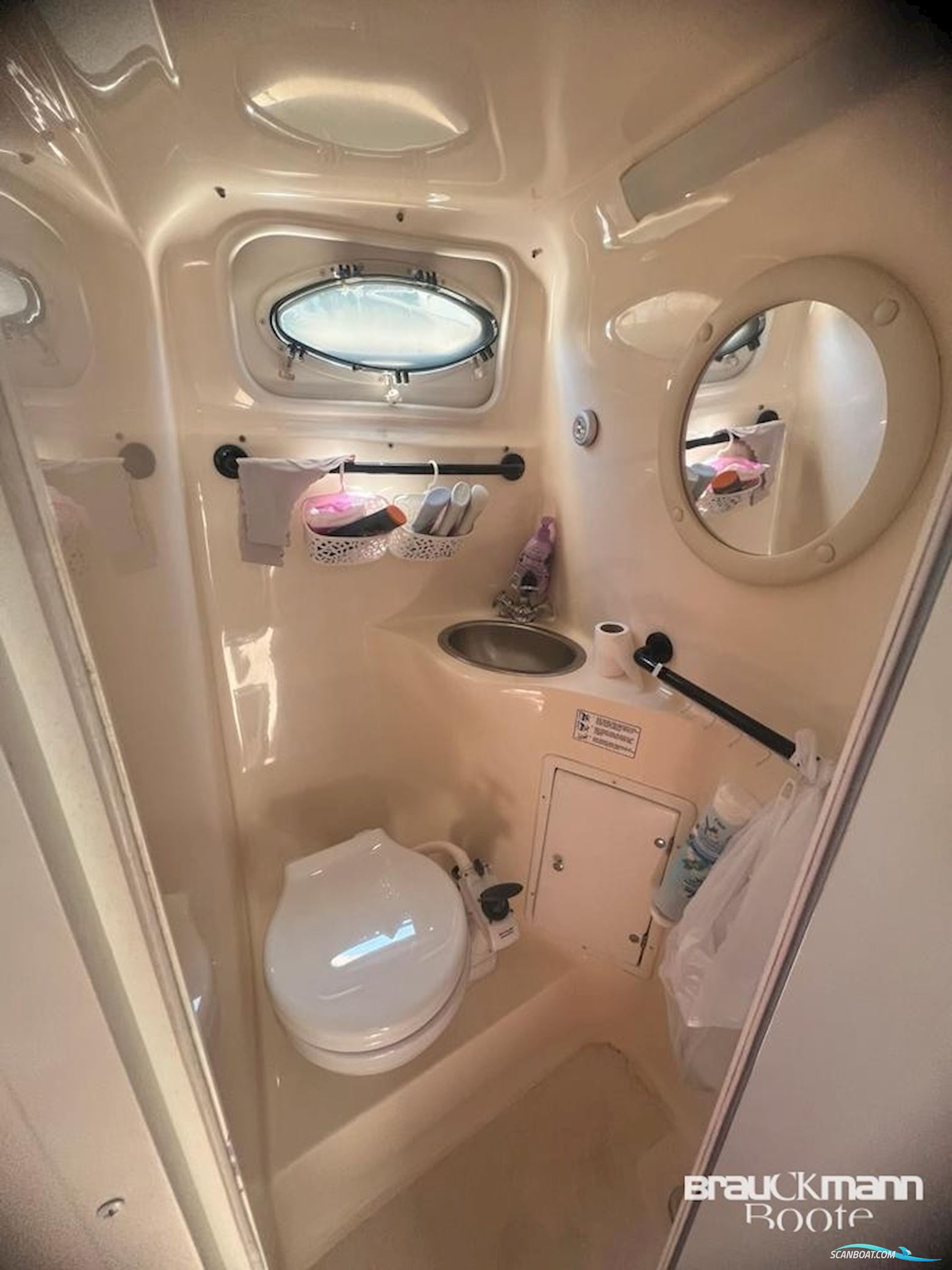 Rinker Fiesta Vee 242