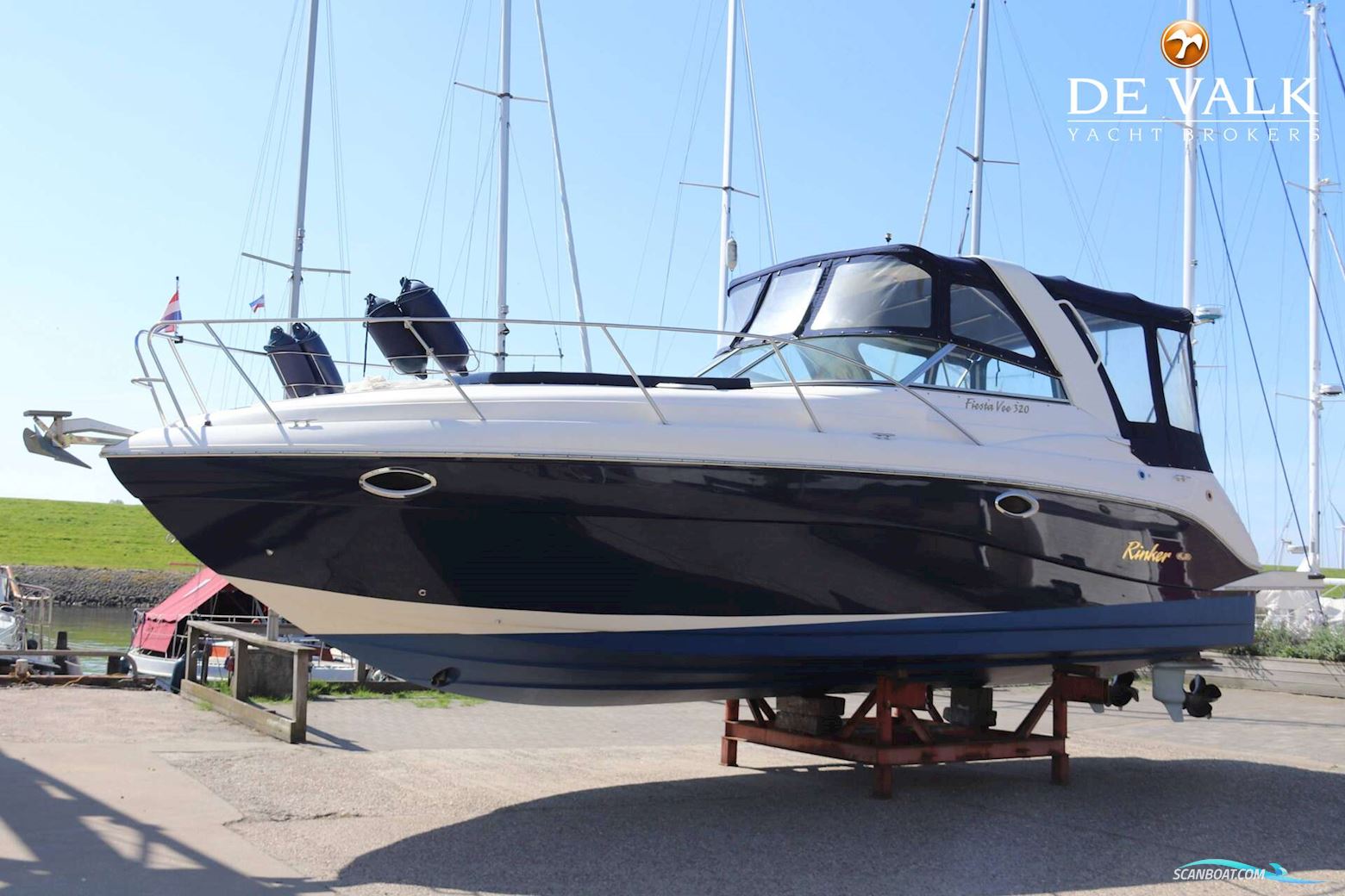 Rinker Fiesta Vee 320