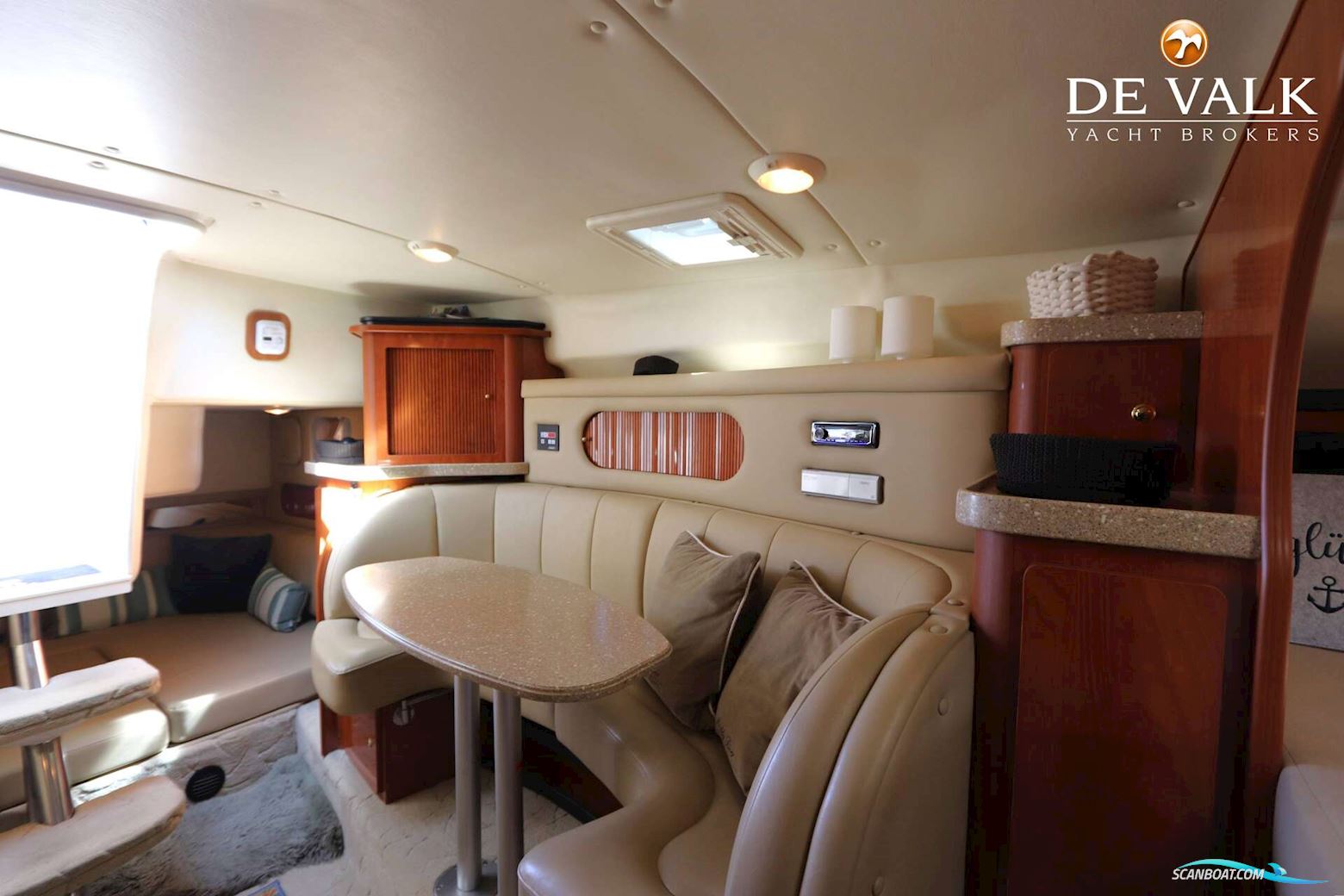 Rinker Fiesta Vee 320