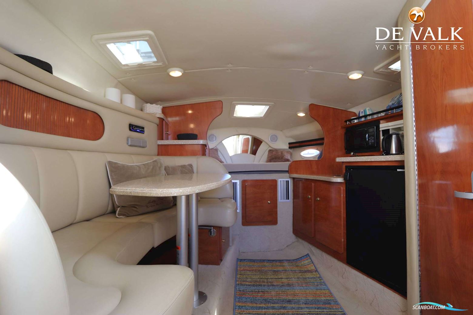 Rinker Fiesta Vee 320