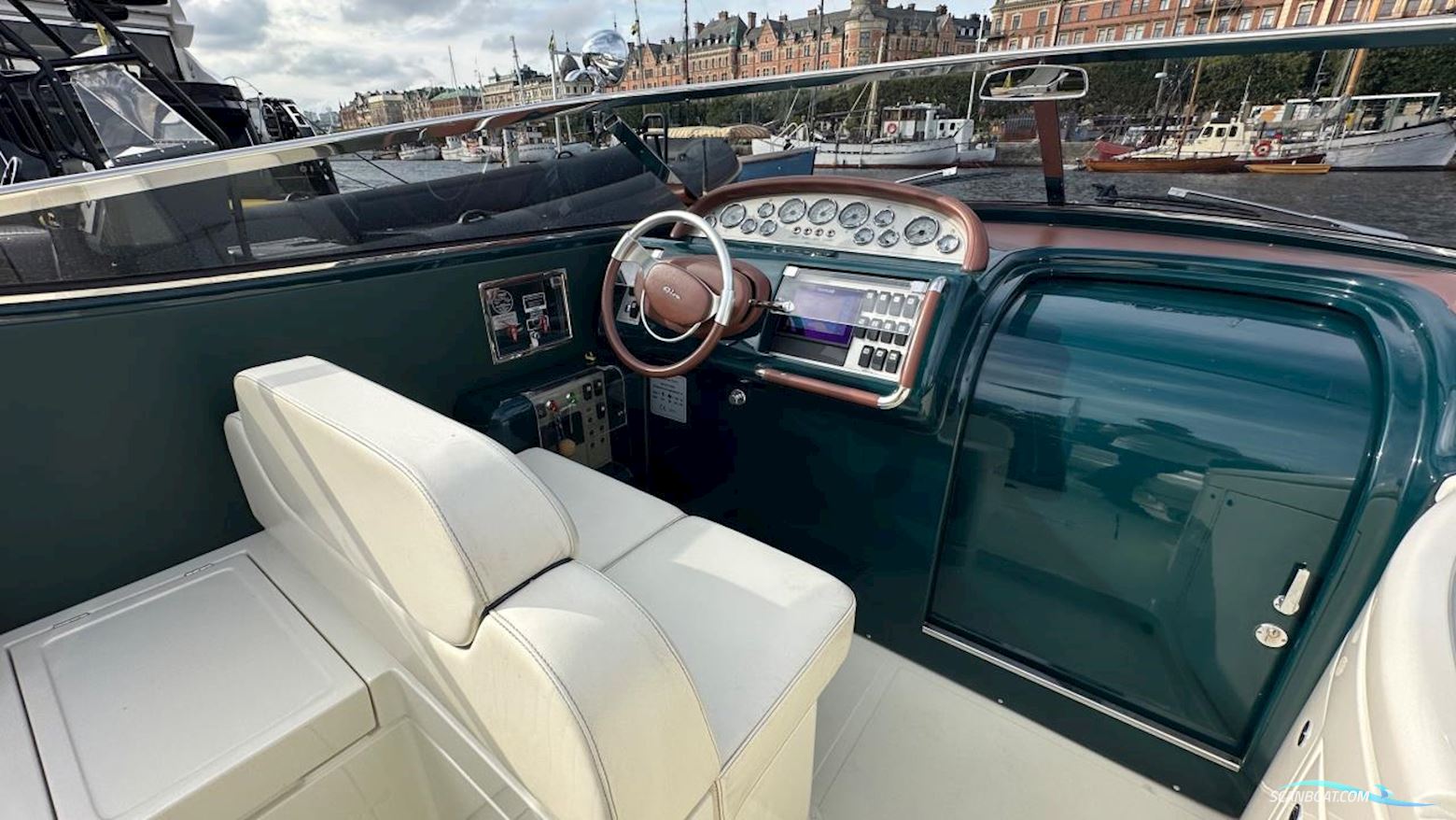 Riva AQUA 33