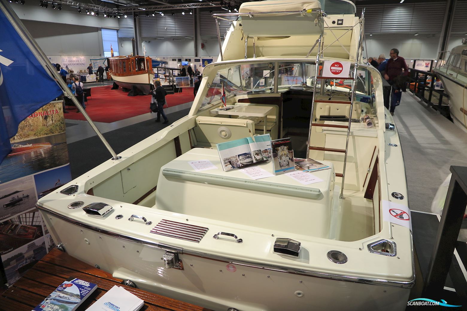 Riva Bertram Fisherman 25