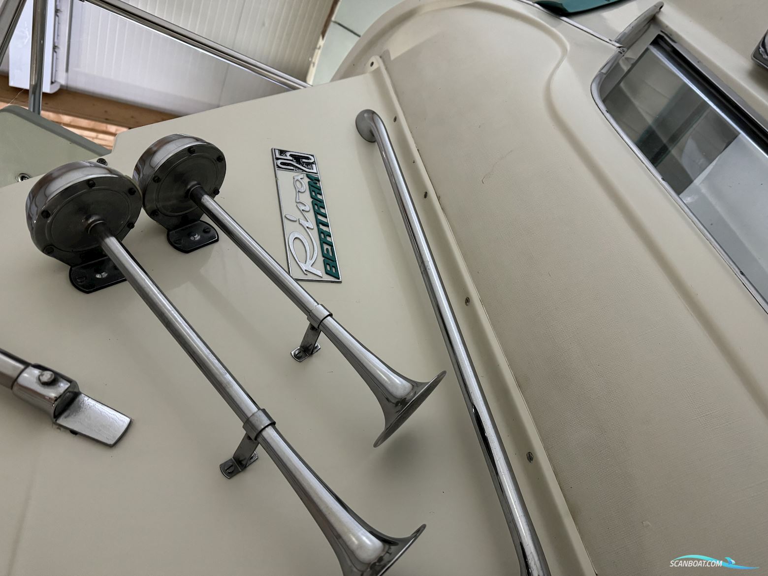 Riva Bertram Fisherman 25